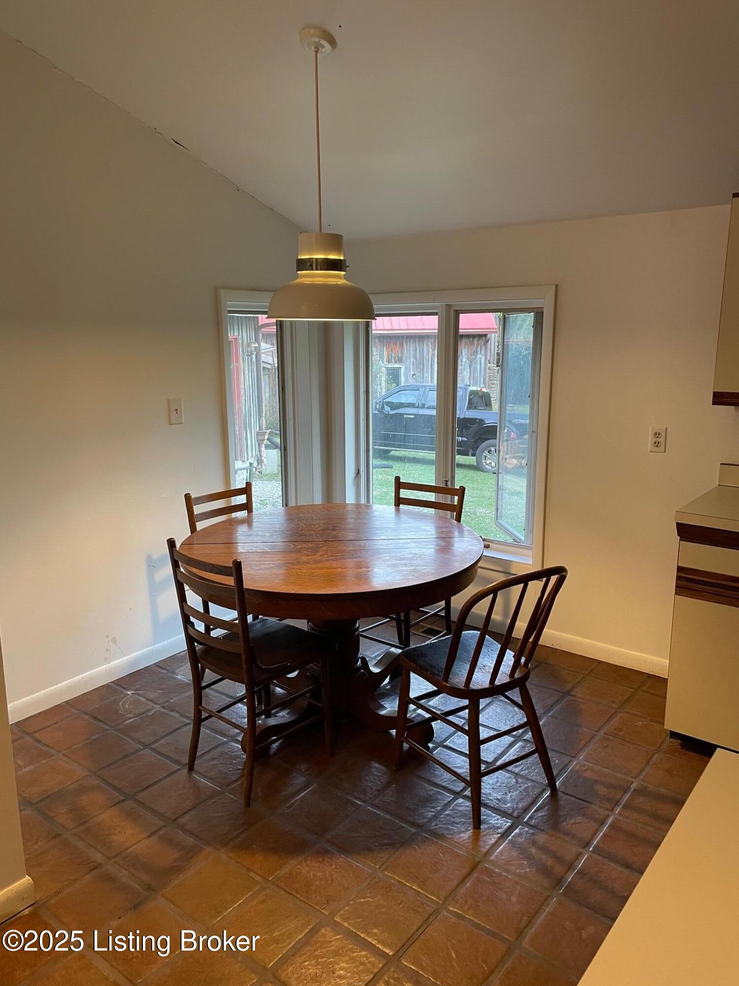 607 Fallis-gest Rd Property Photo 15