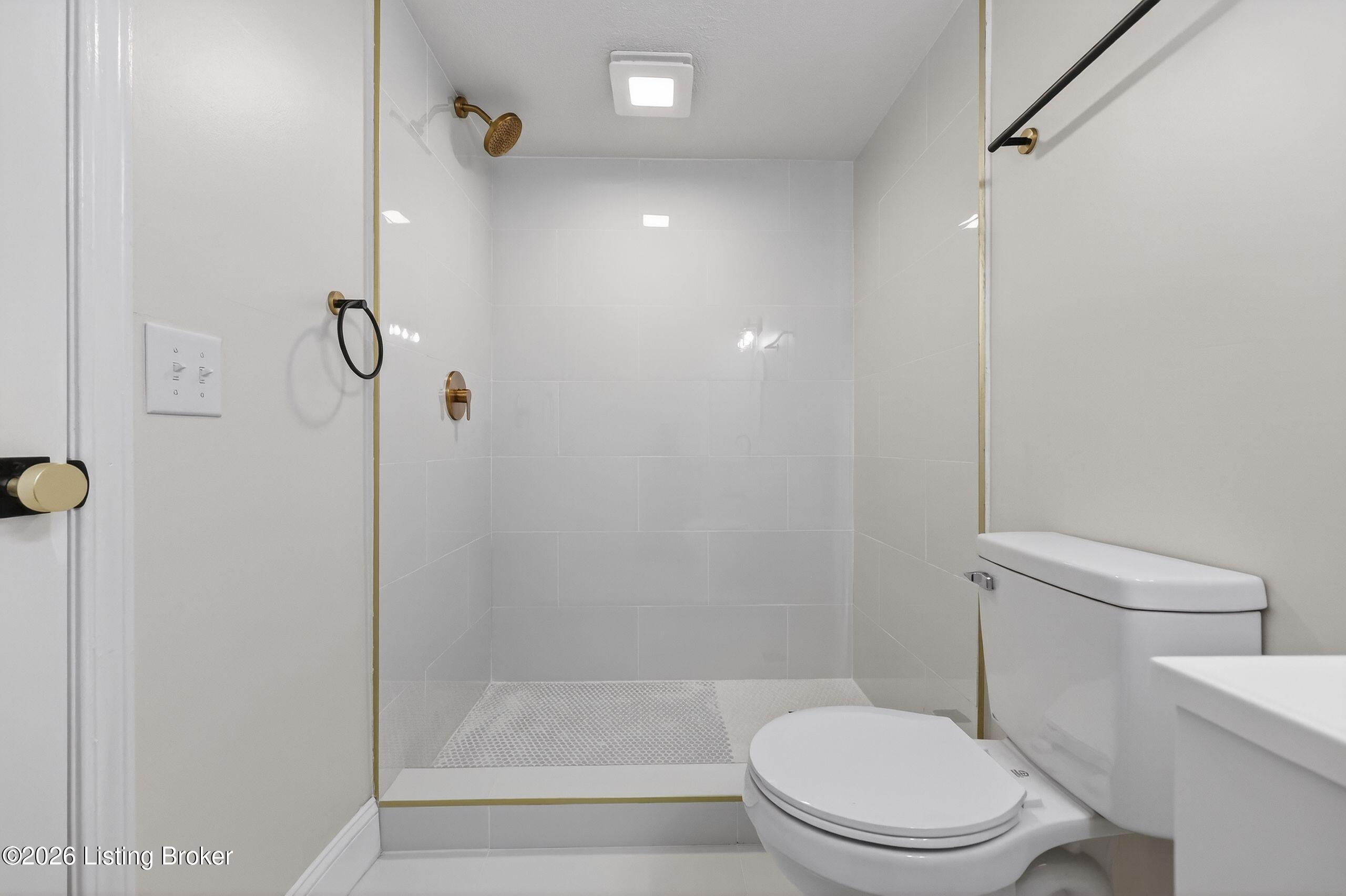 7613 Lesane Dr Property Photo 28