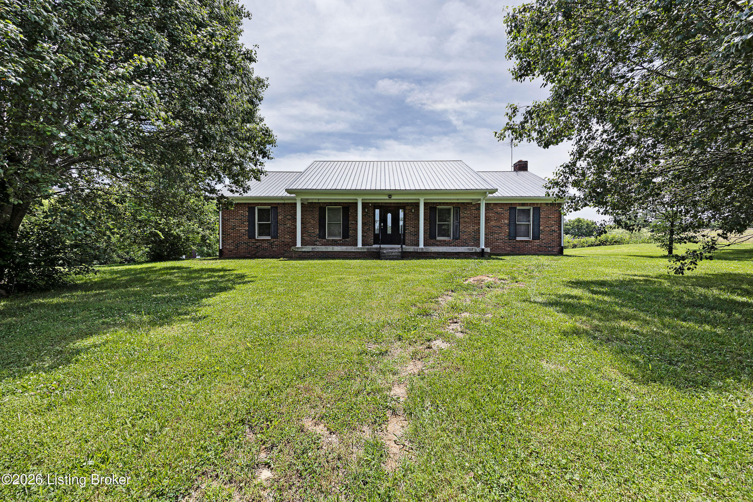 6935 Bloomfield Rd Property Photo 1