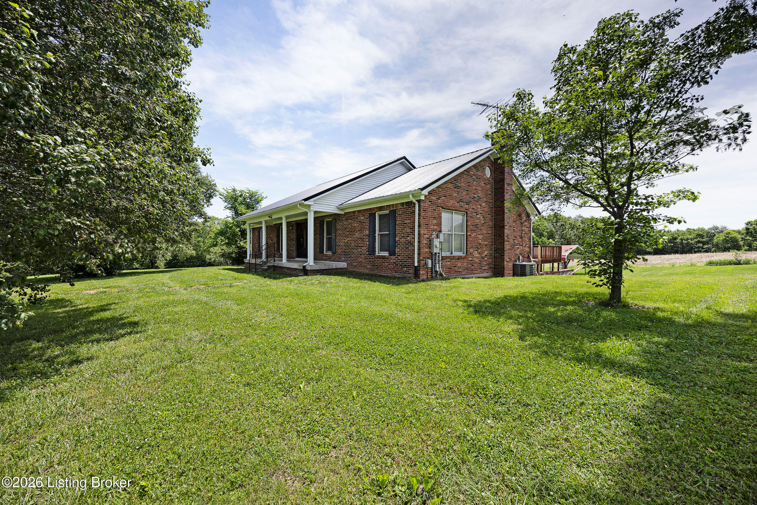 6935 Bloomfield Rd Property Photo 17
