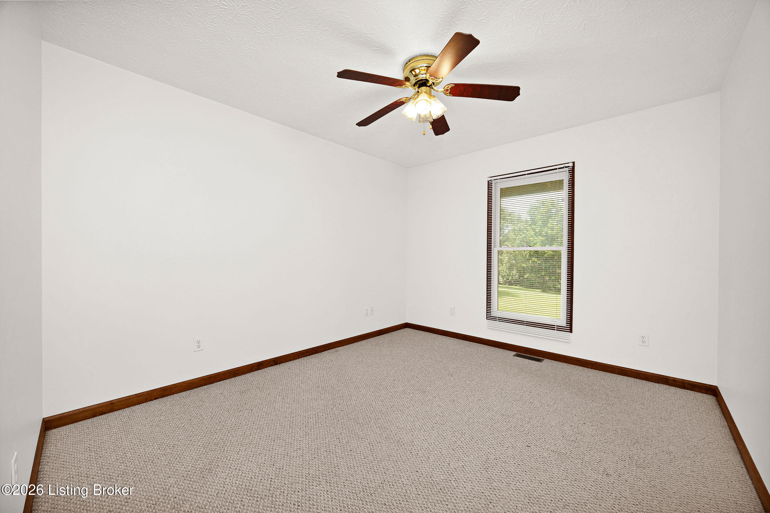 6935 Bloomfield Rd Property Photo 38