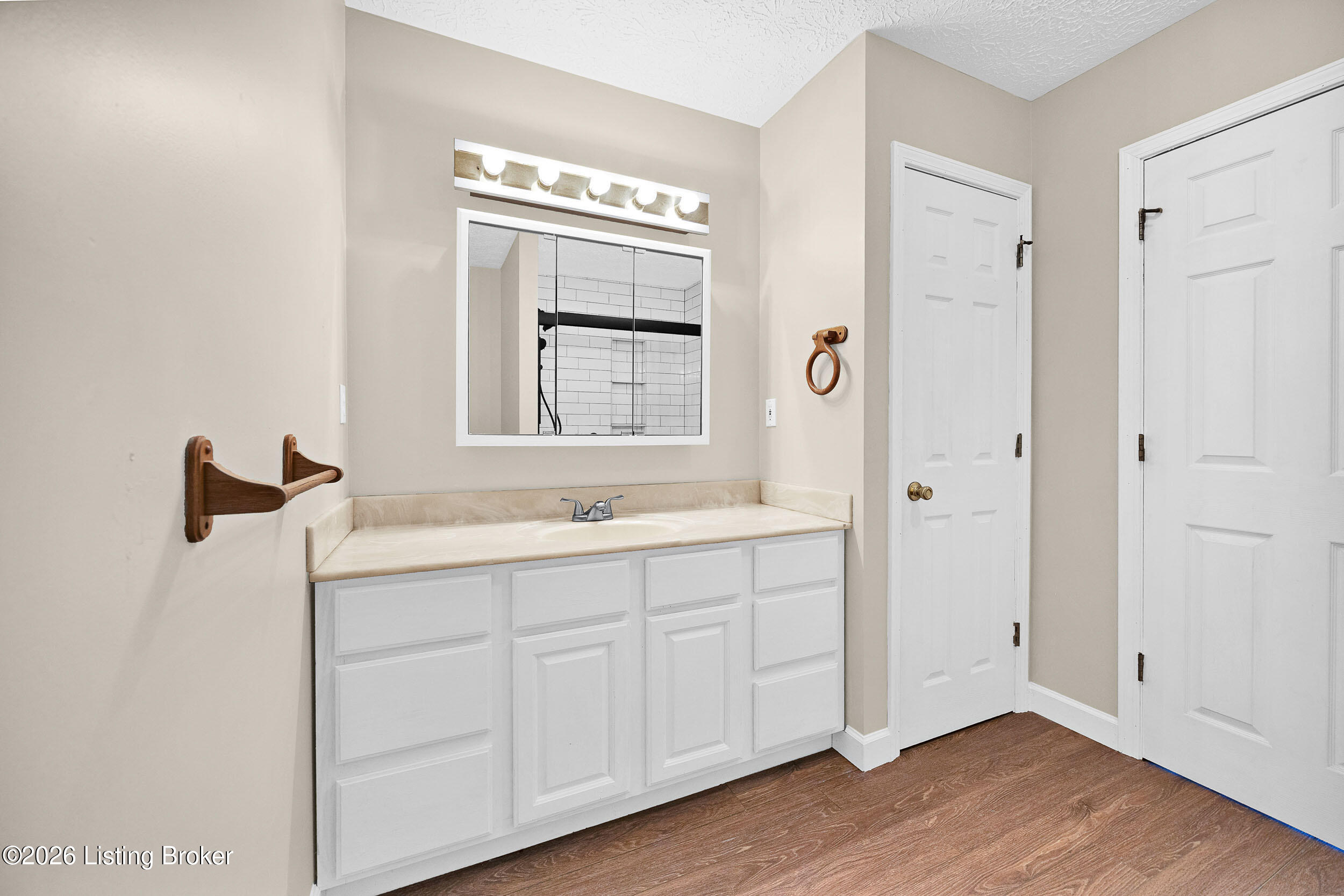 6935 Bloomfield Rd Property Photo 40