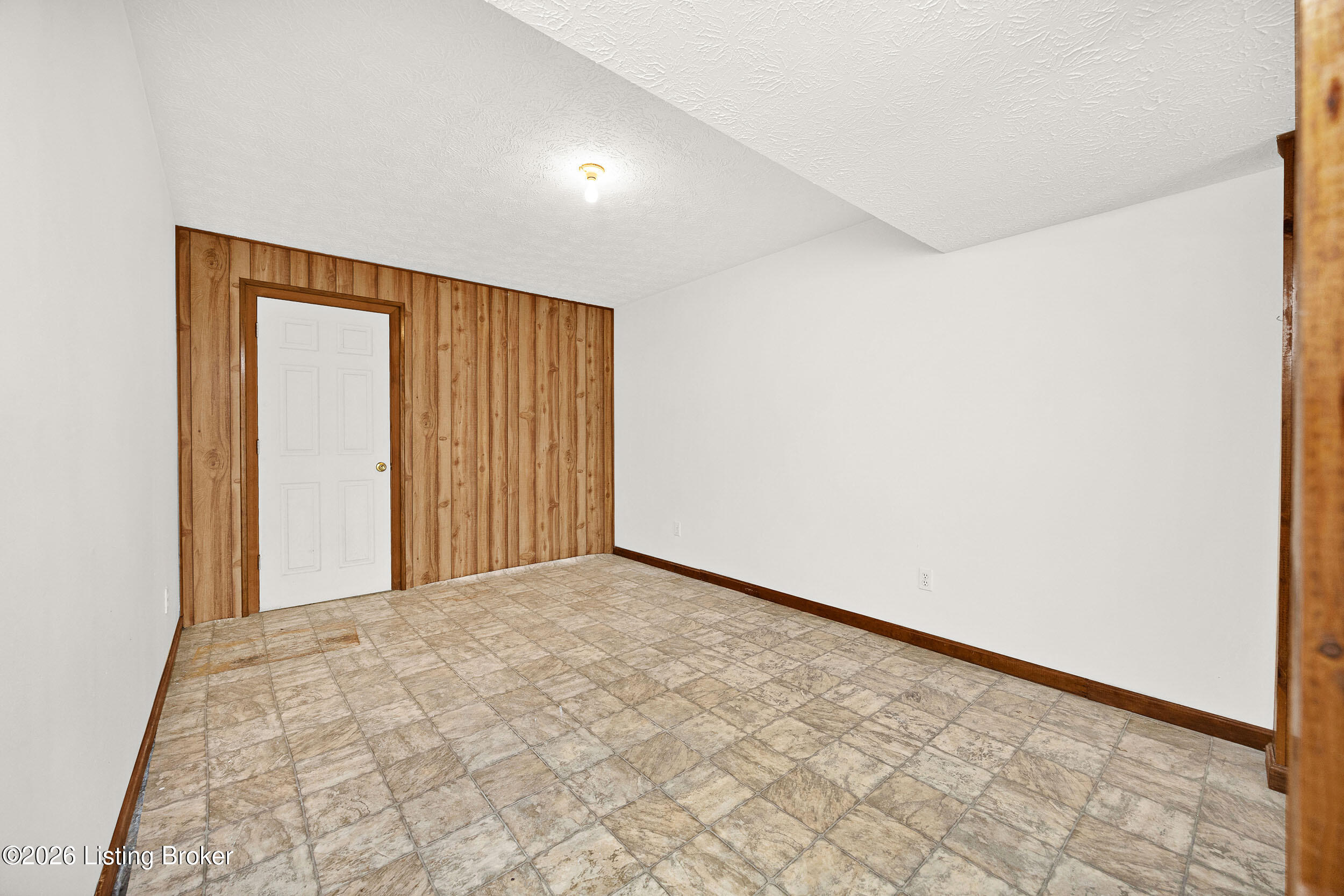 6935 Bloomfield Rd Property Photo 44