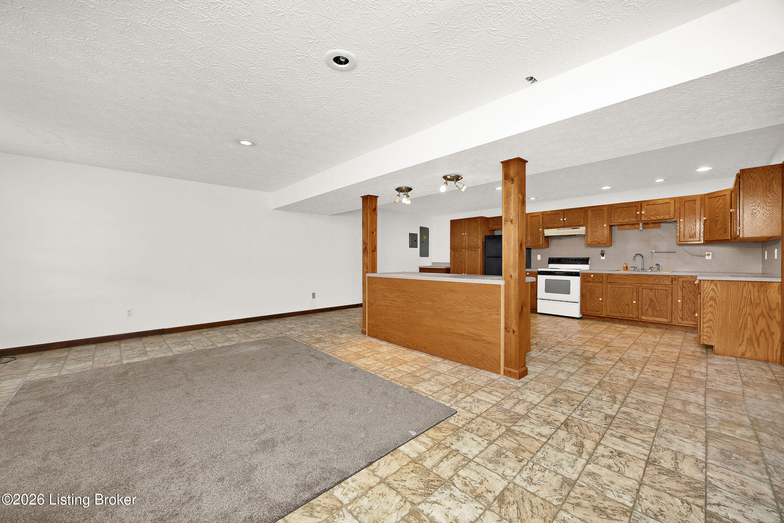 6935 Bloomfield Rd Property Photo 45
