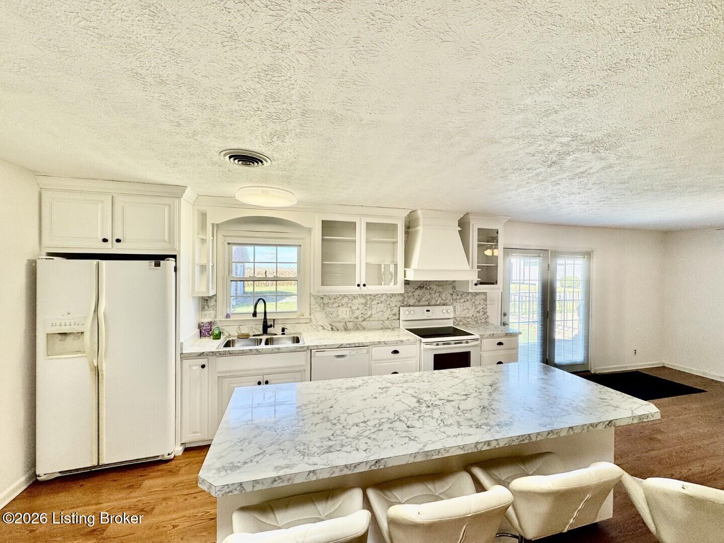 3282 Mackville Rd Property Photo 6