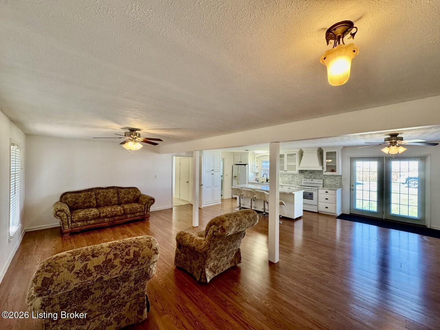3282 Mackville Rd Property Photo 11