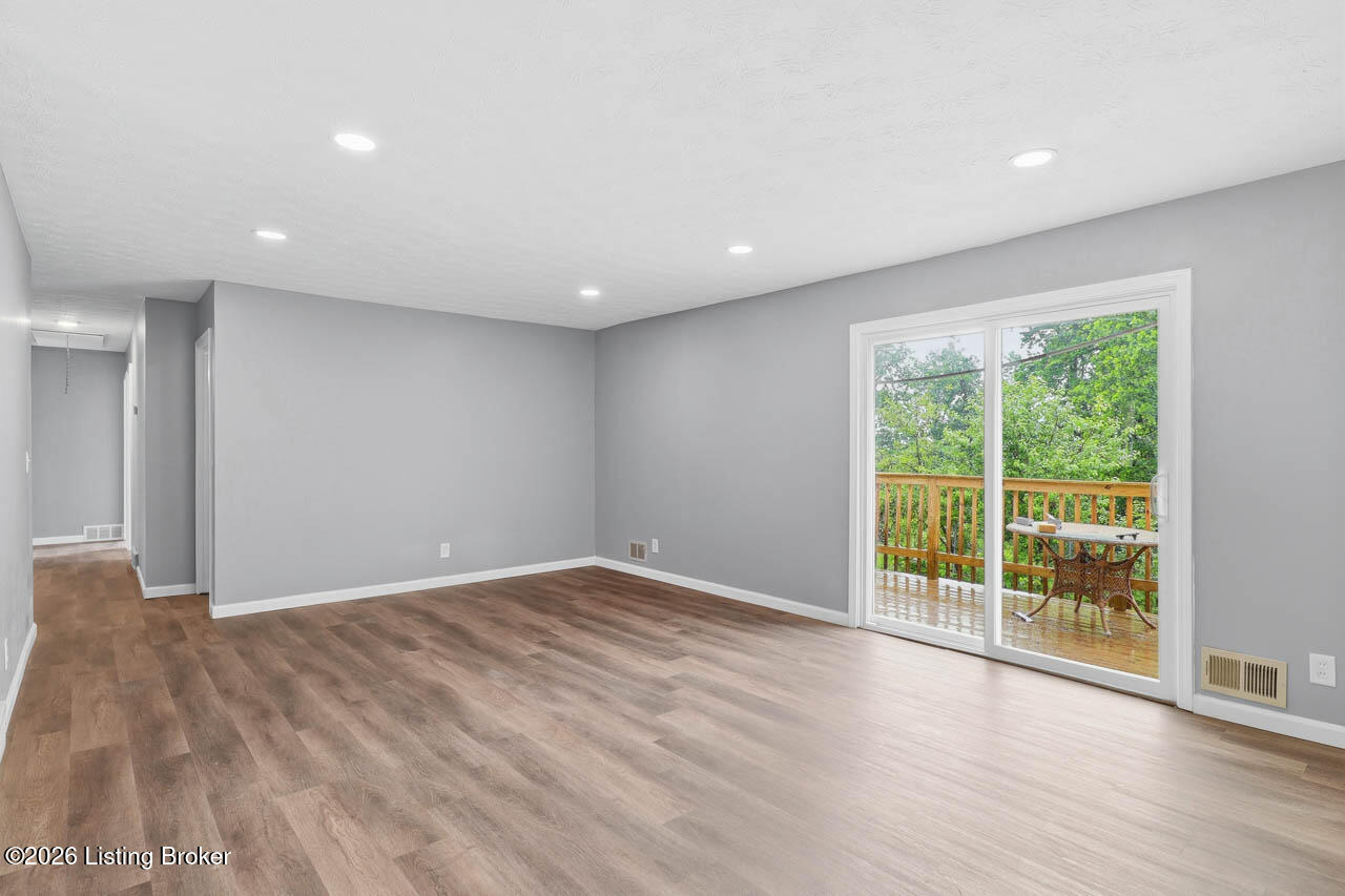 5120 Maryview Dr Property Photo 5