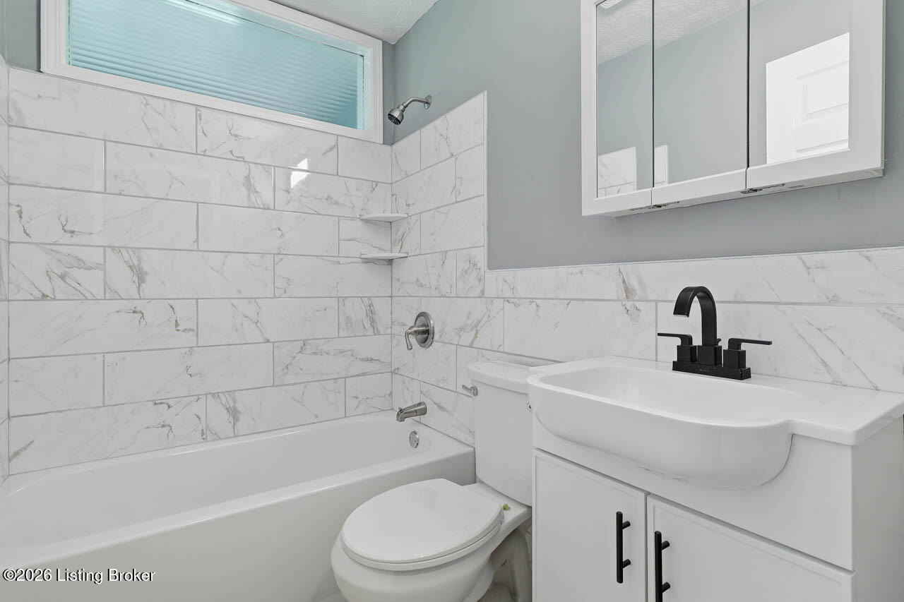 5120 Maryview Dr Property Photo 15