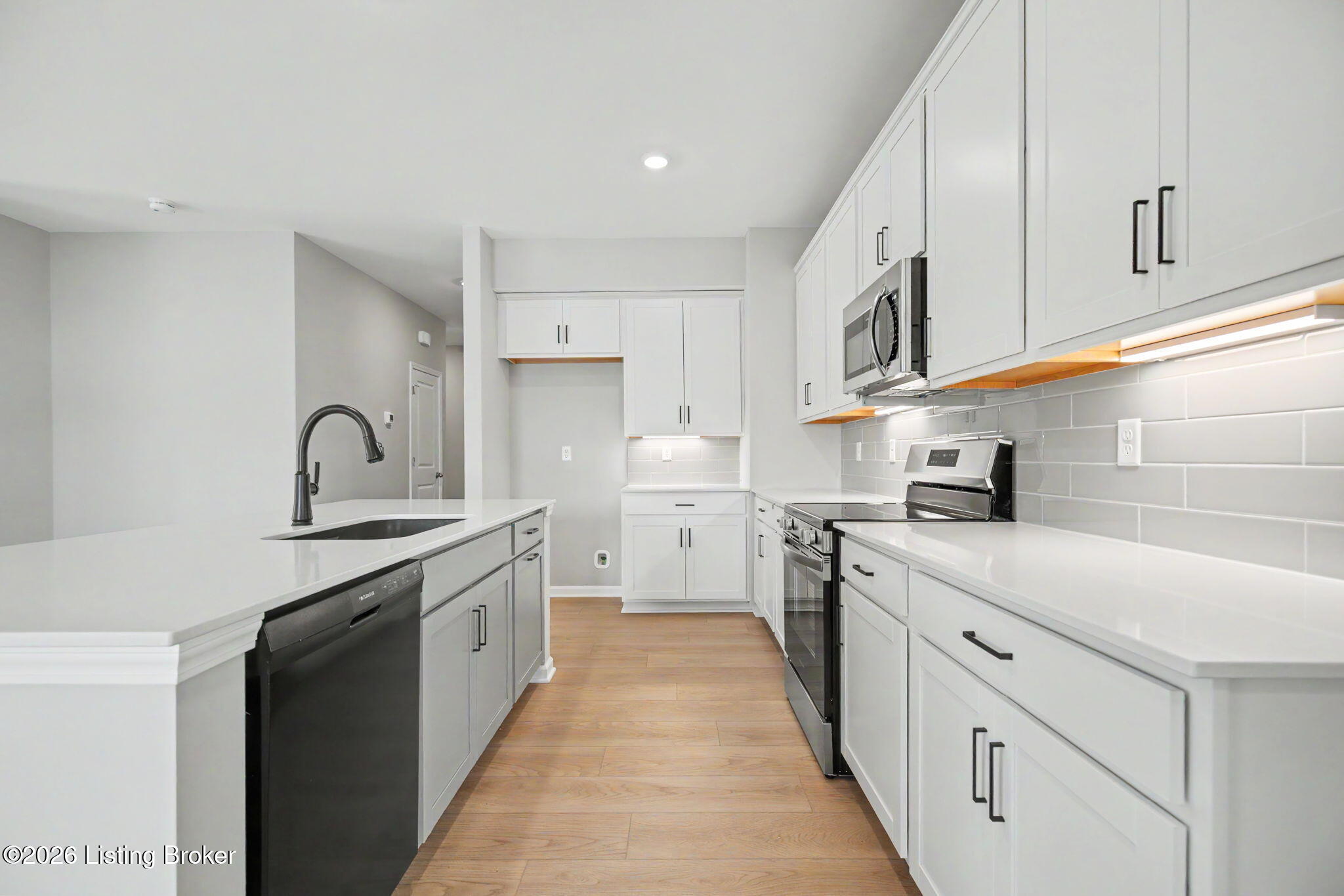 18001 Ridgeline Pl Property Photo 12