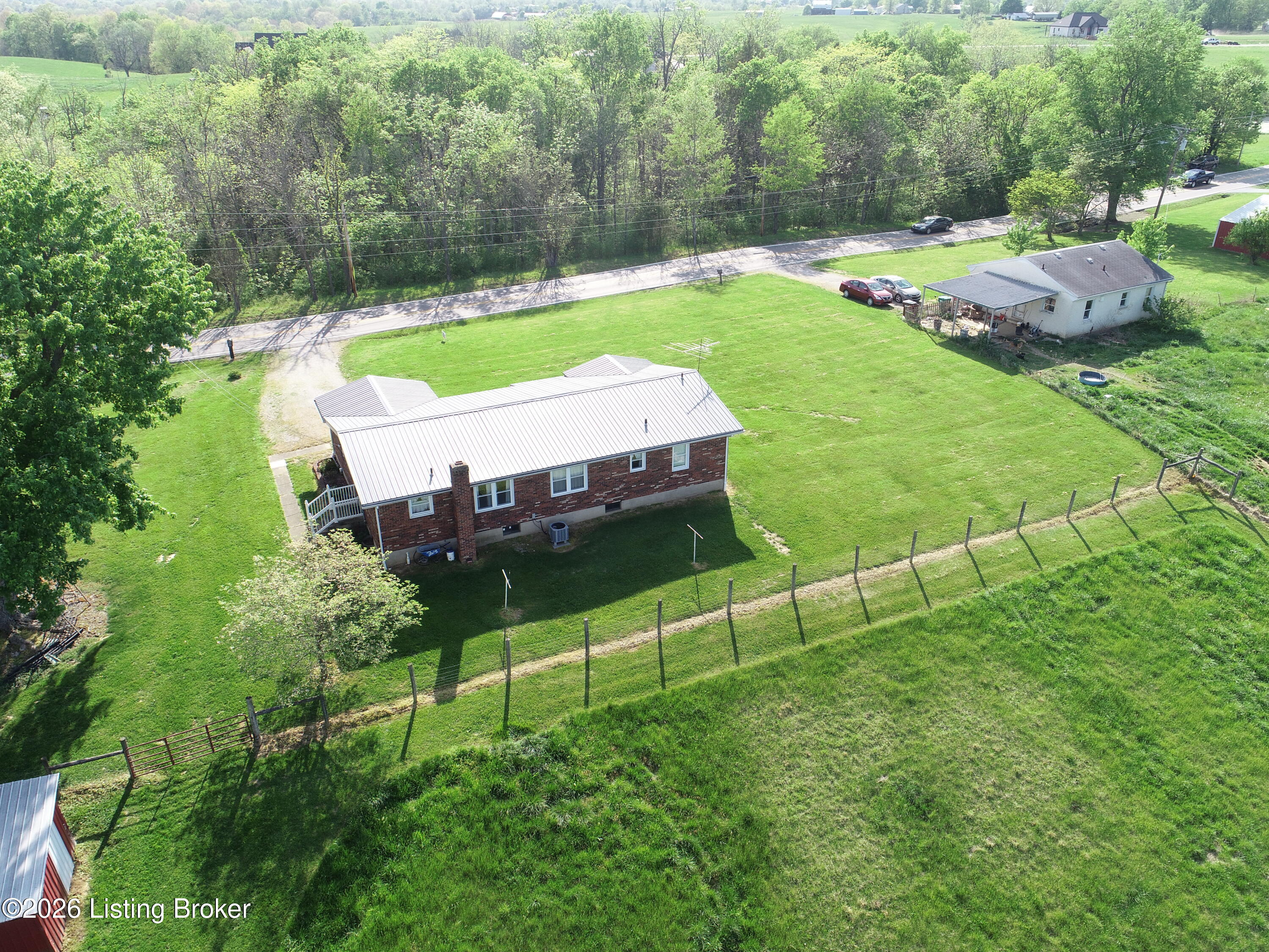 8237 Mount Eden Rd Property Photo 10