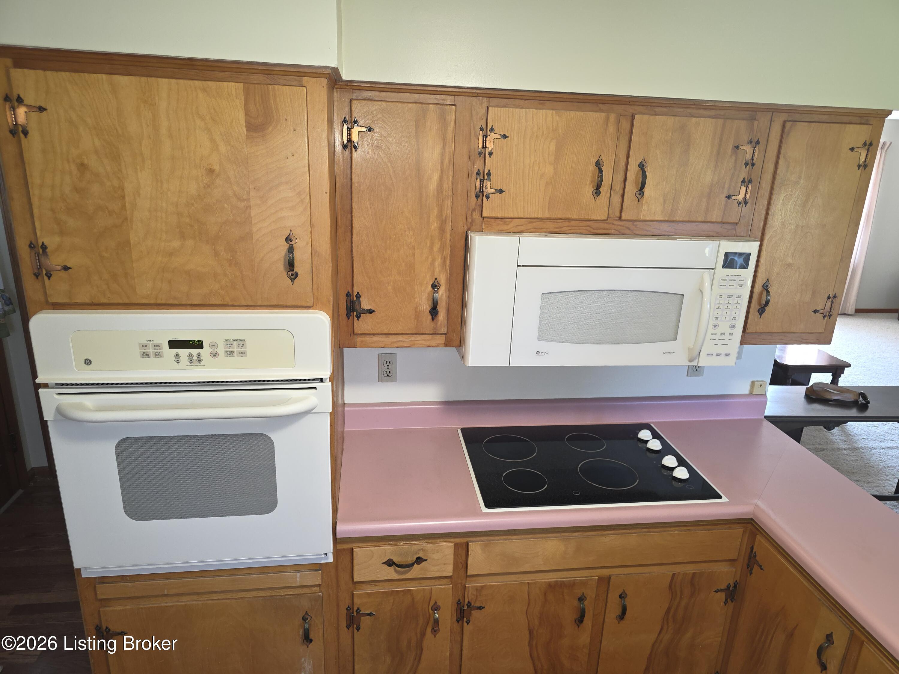 8237 Mount Eden Rd Property Photo 23