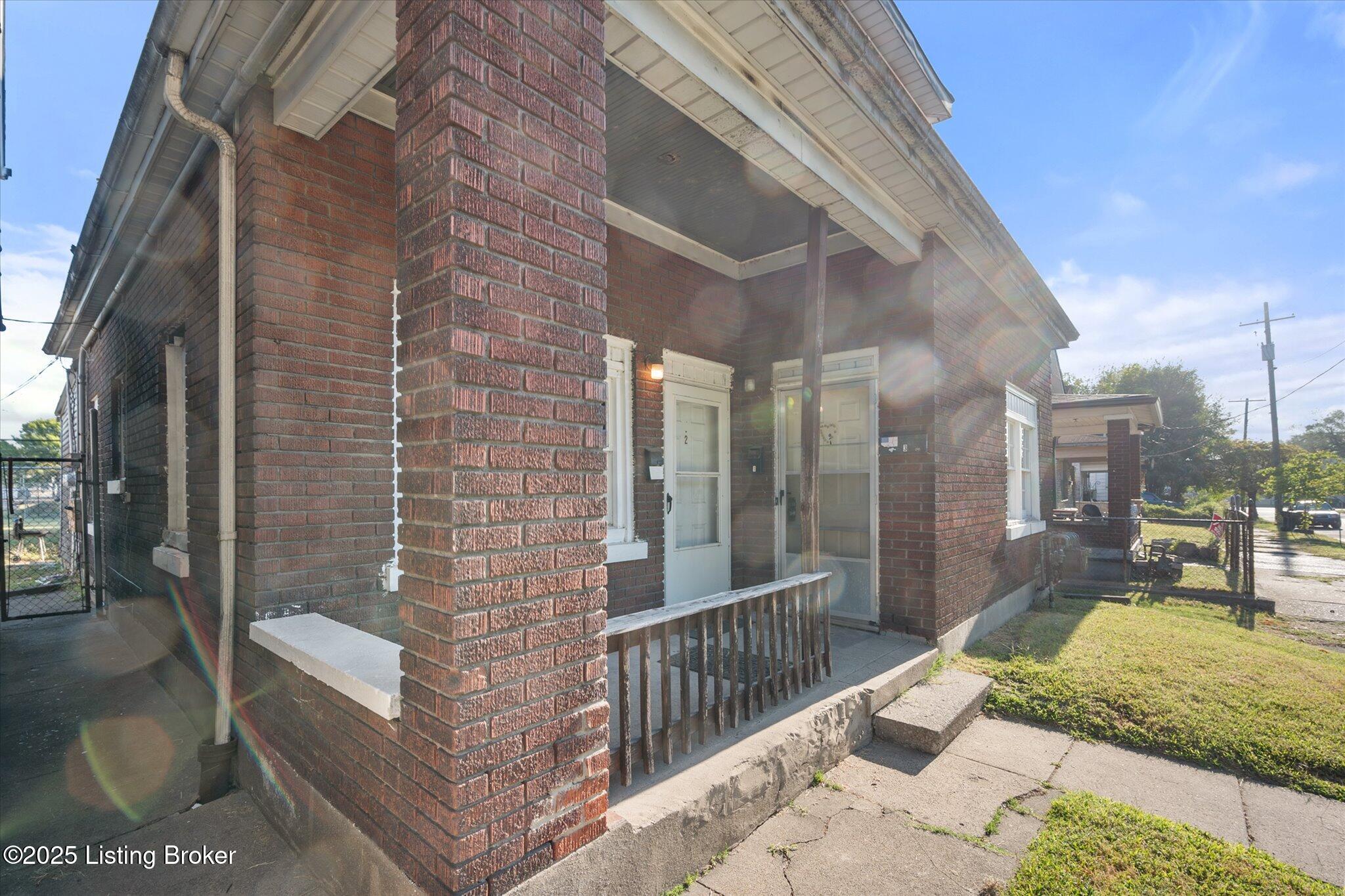 1525 Anderson St Property Photo 9
