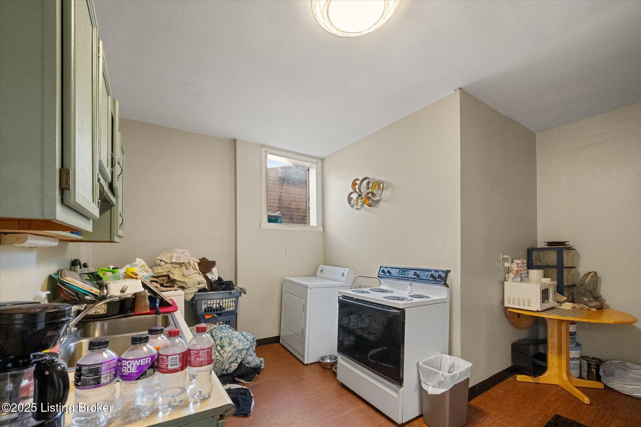 1525 Anderson St Property Photo 16