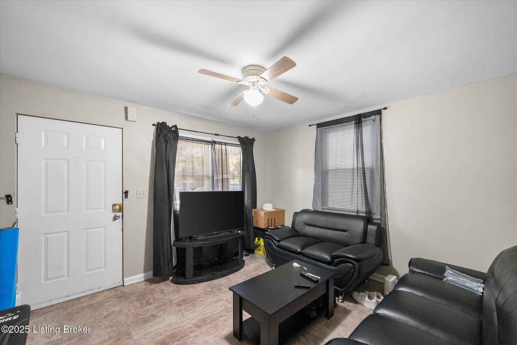 1525 Anderson St Property Photo 19