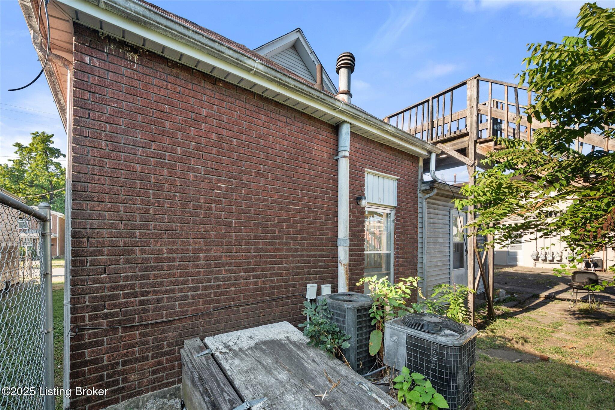1525 Anderson St Property Photo 28