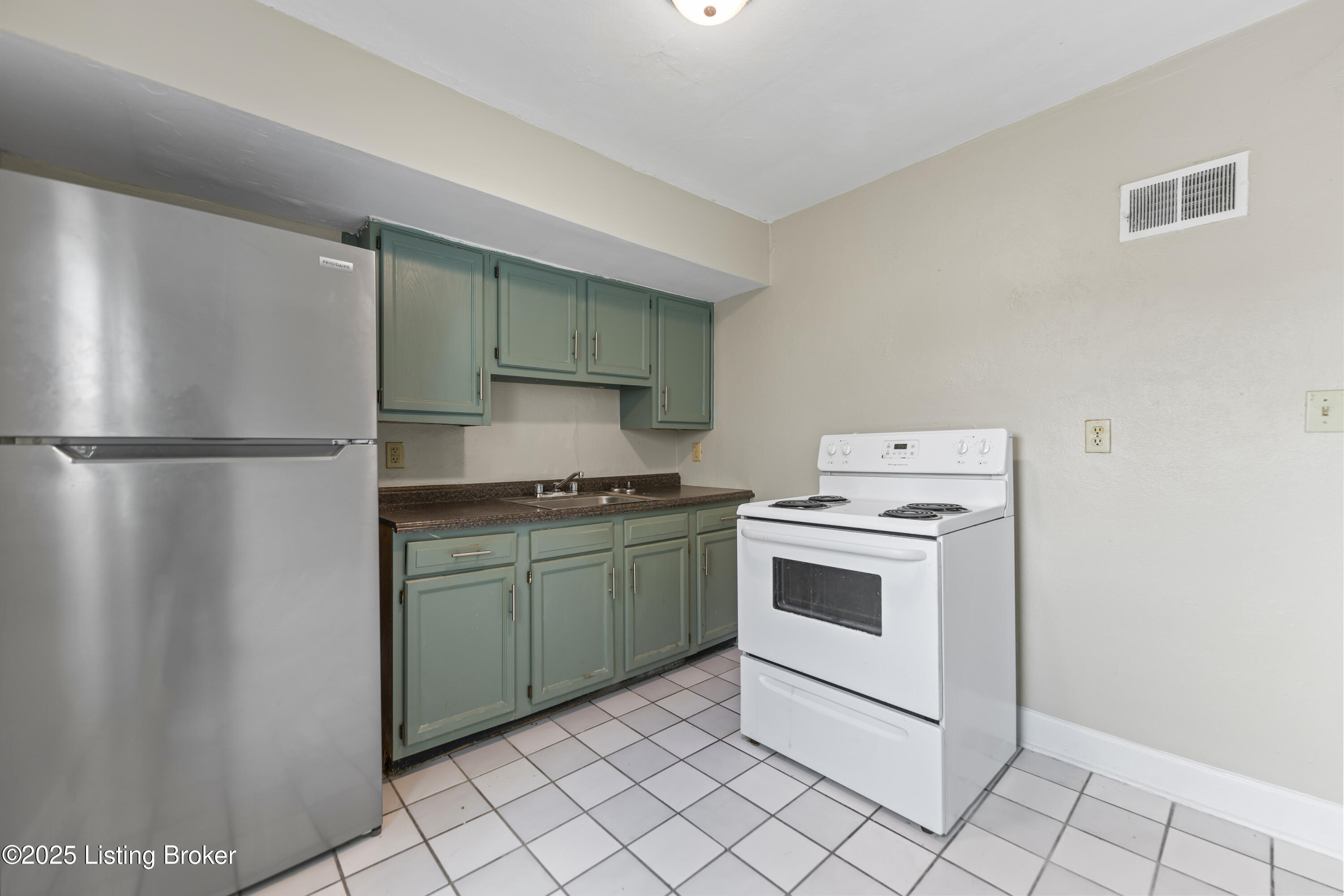 1525 Anderson St Property Photo 36