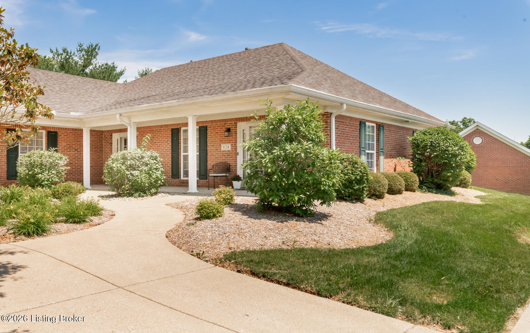 824 Garden Pointe Dr Property Photo 1