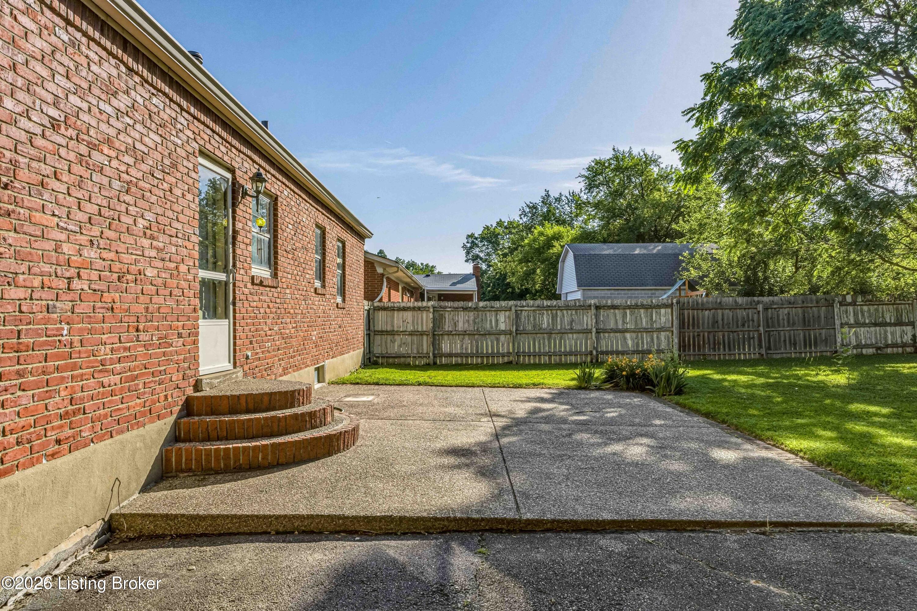 3032 Cabinwood Dr Property Photo 4