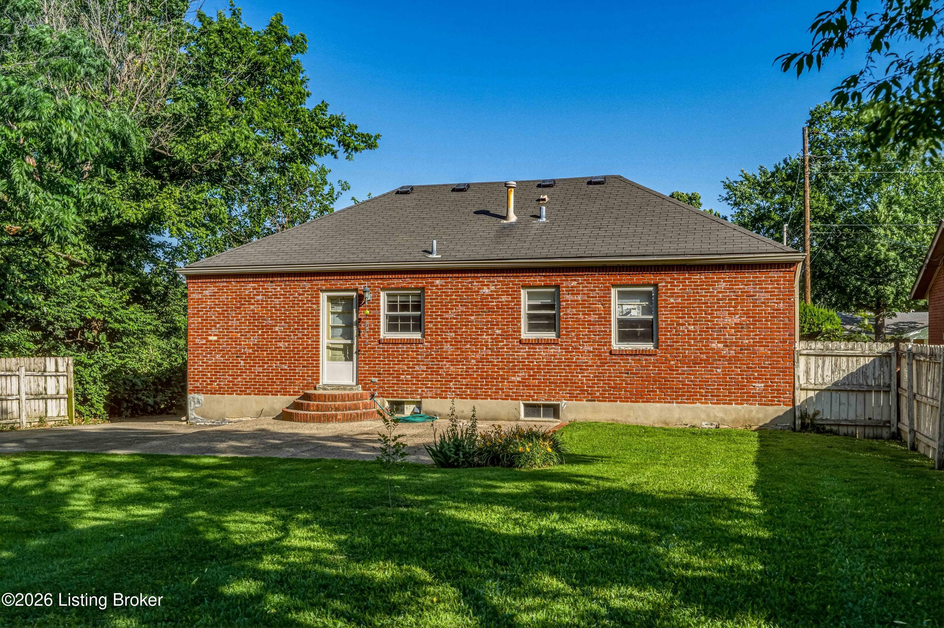 3032 Cabinwood Dr Property Photo 6