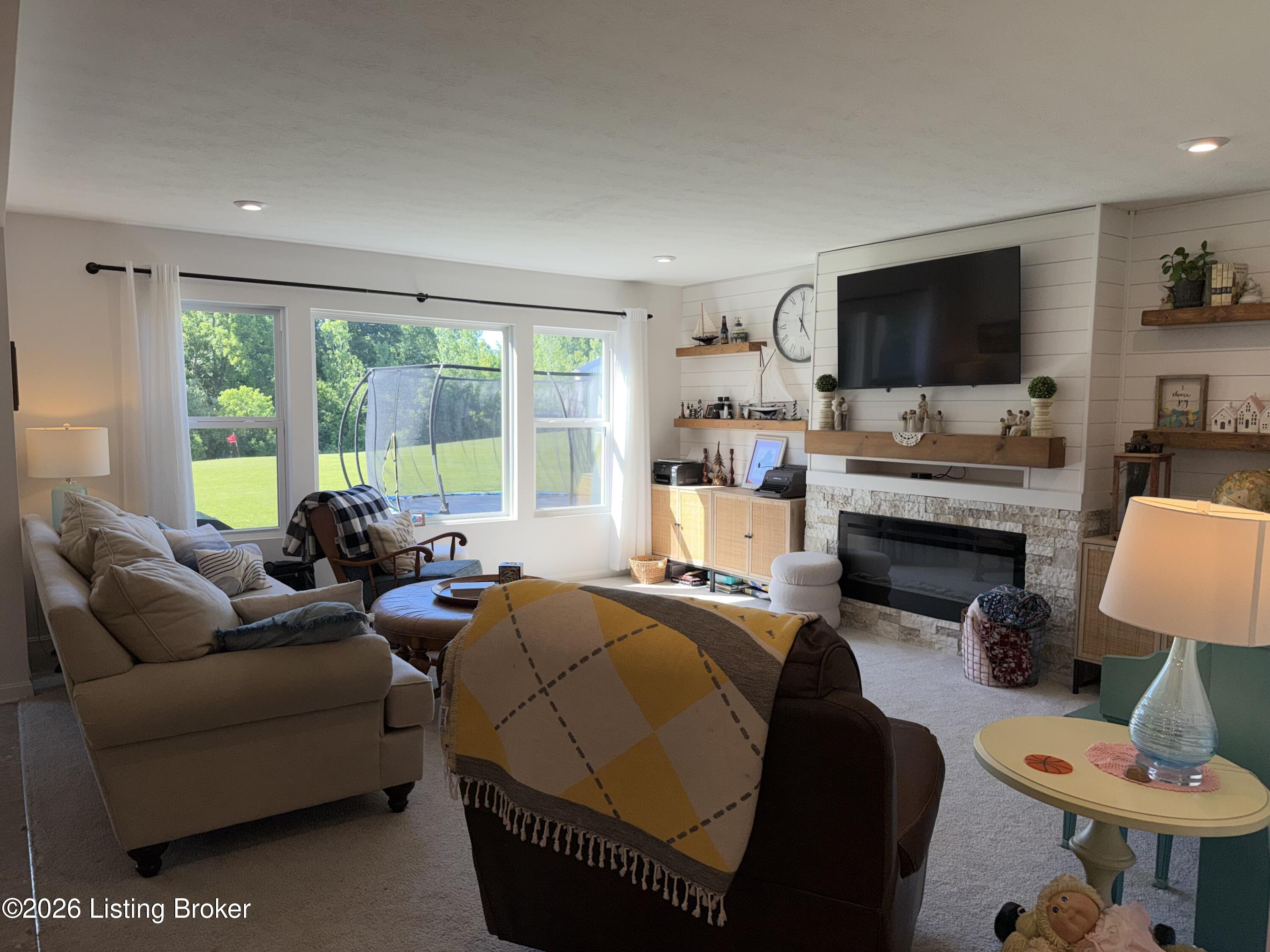 1002 Heron Cove Property Photo 4