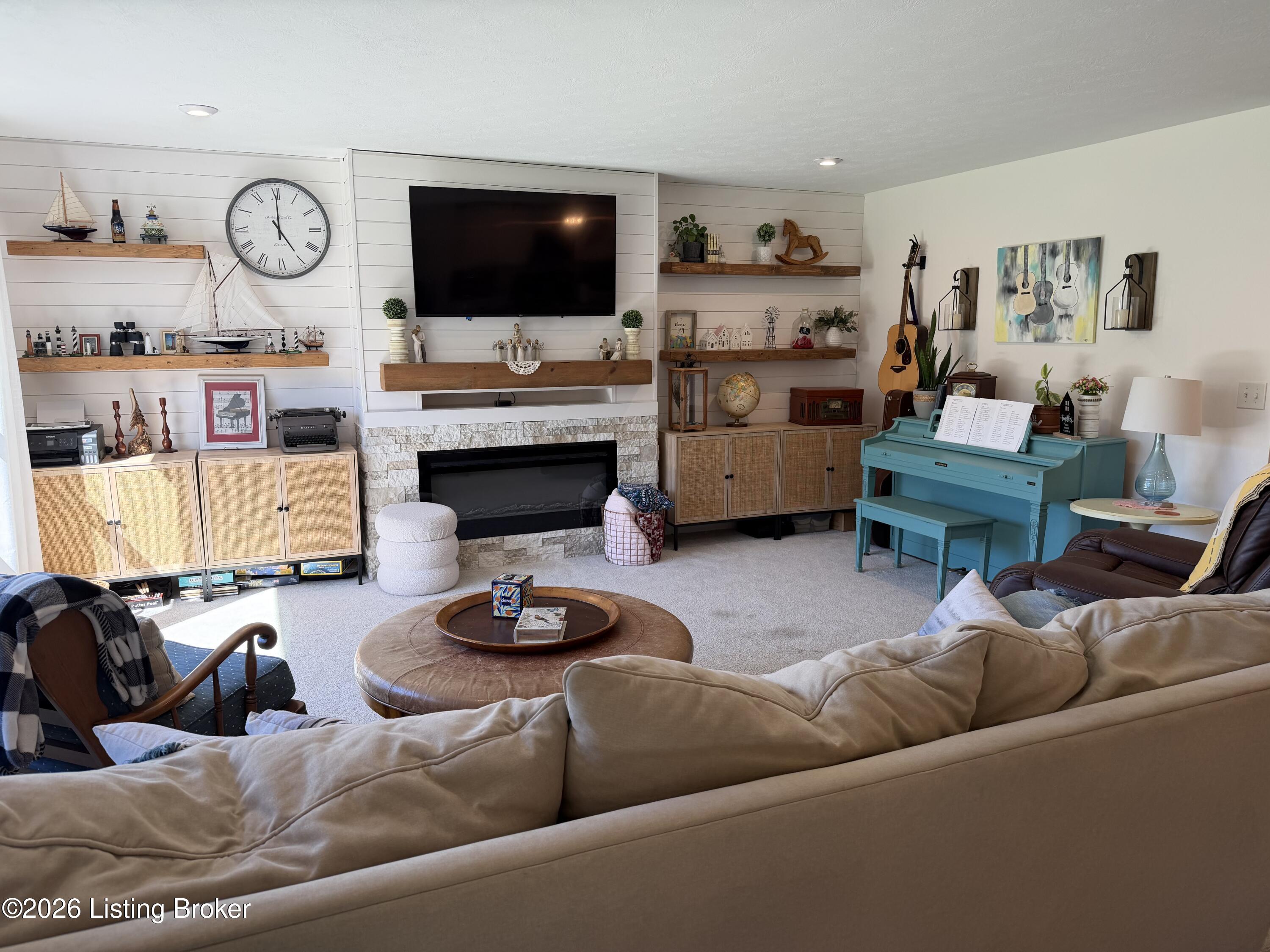 1002 Heron Cove Property Photo 5
