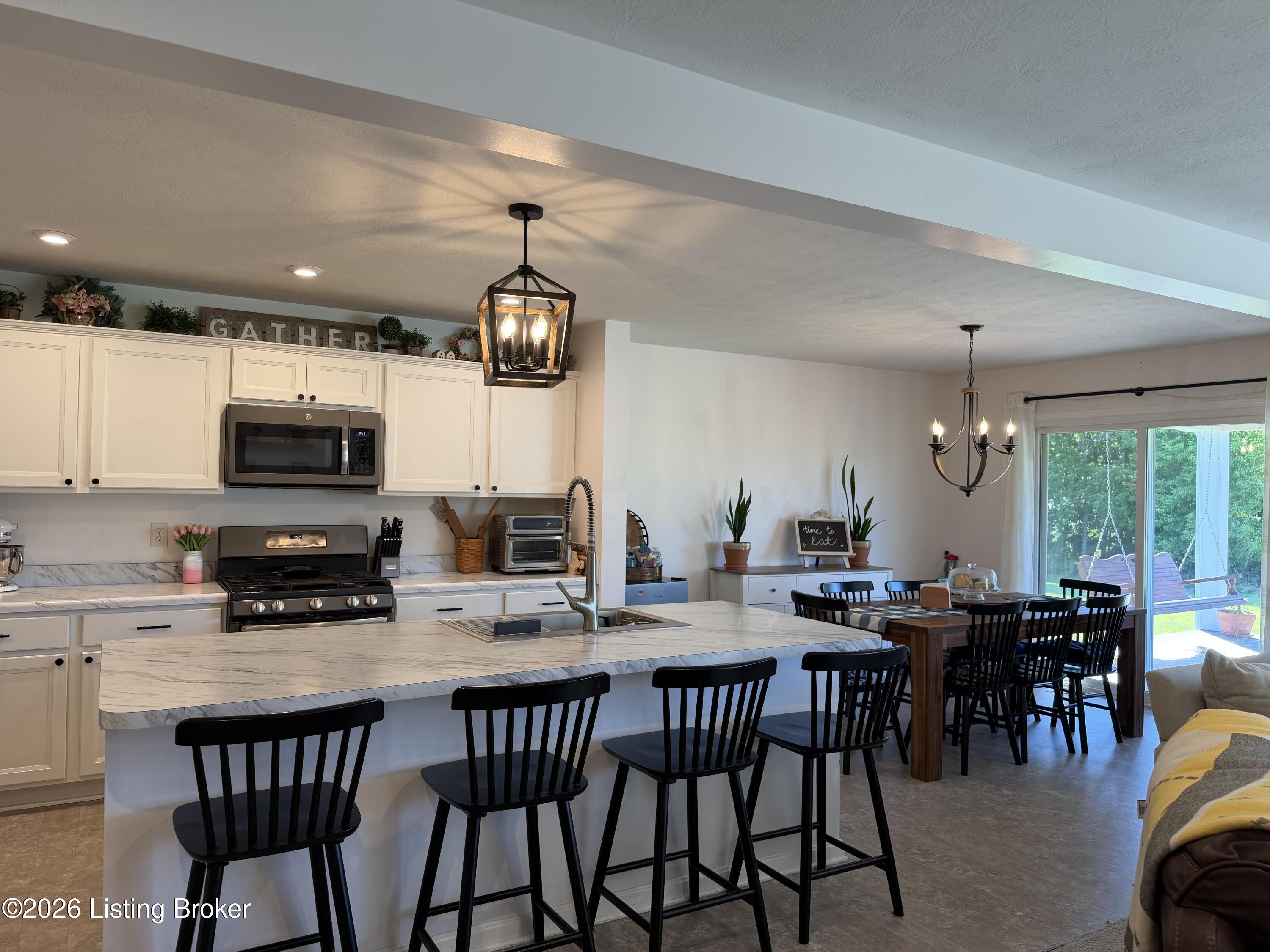 1002 Heron Cove Property Photo 7