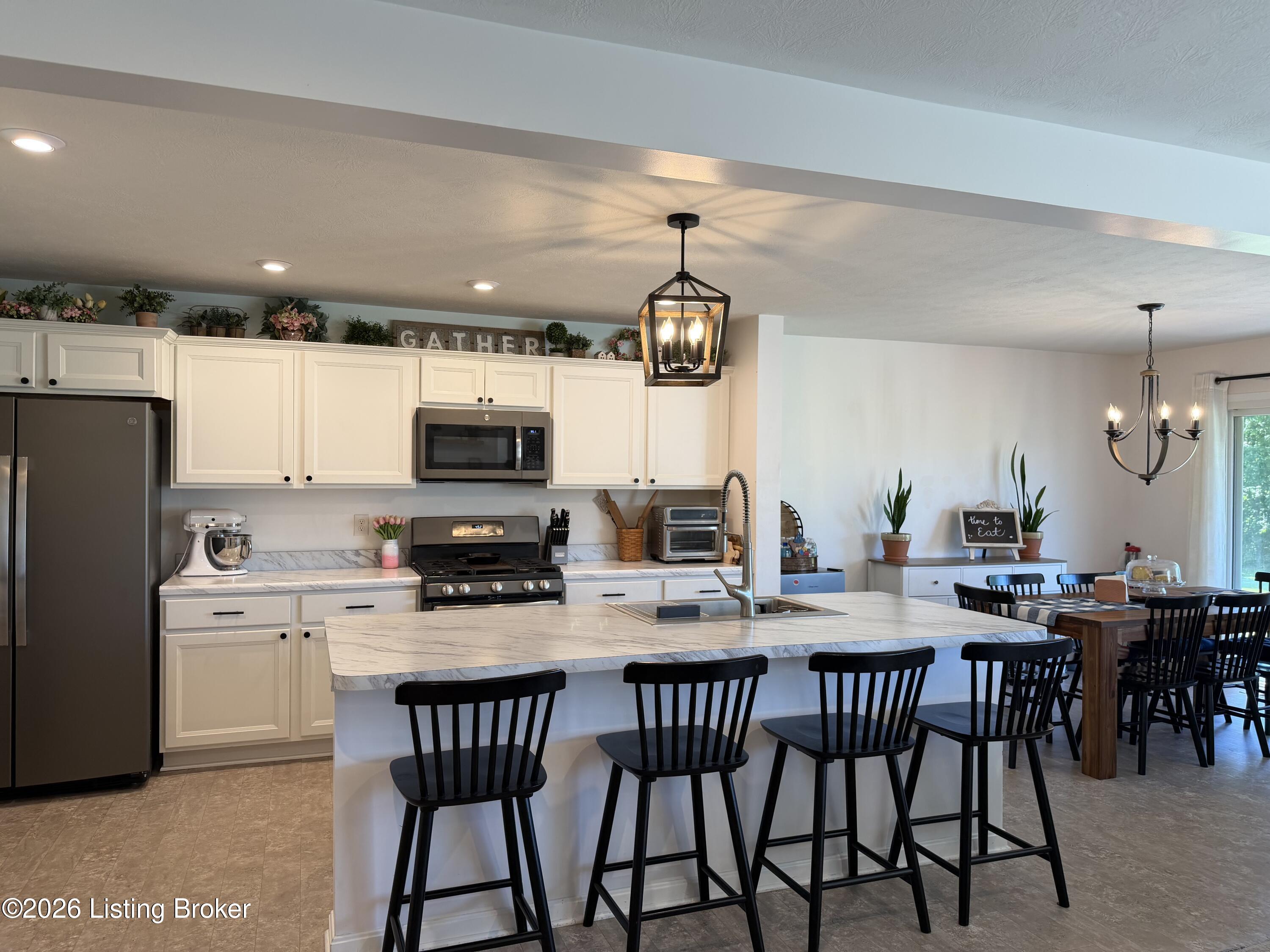 1002 Heron Cove Property Photo 8