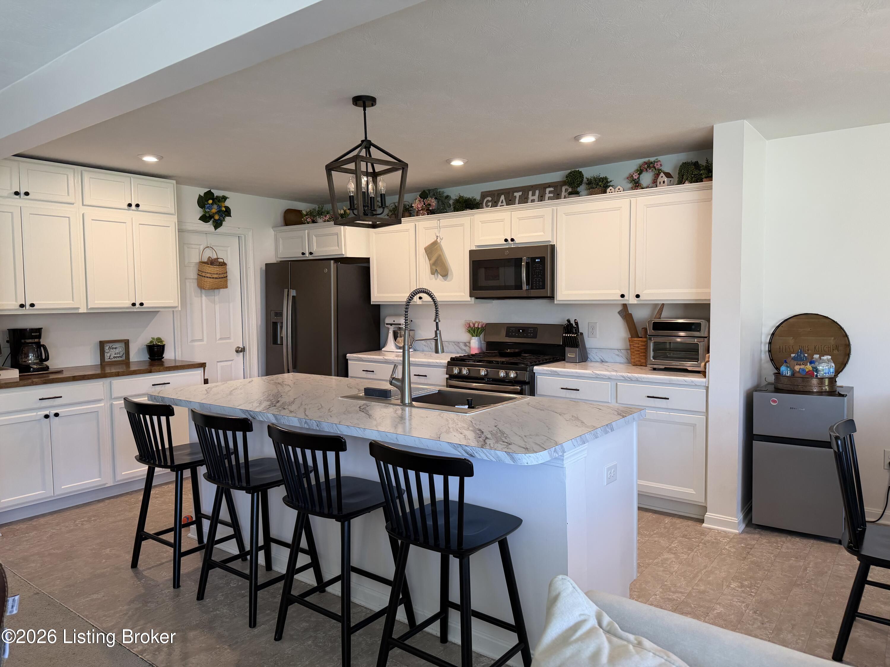1002 Heron Cove Property Photo 9