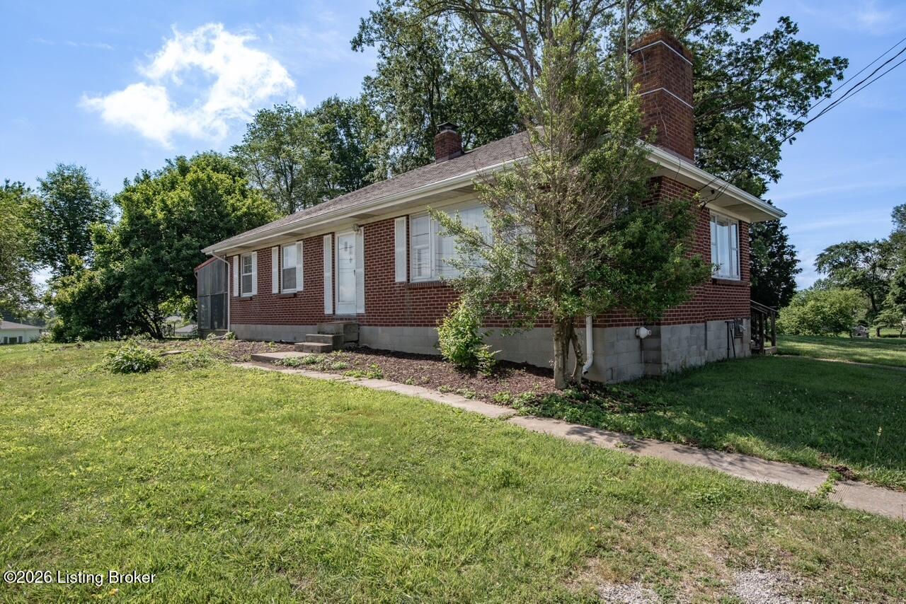 4765 Flaherty Rd Property Photo 2