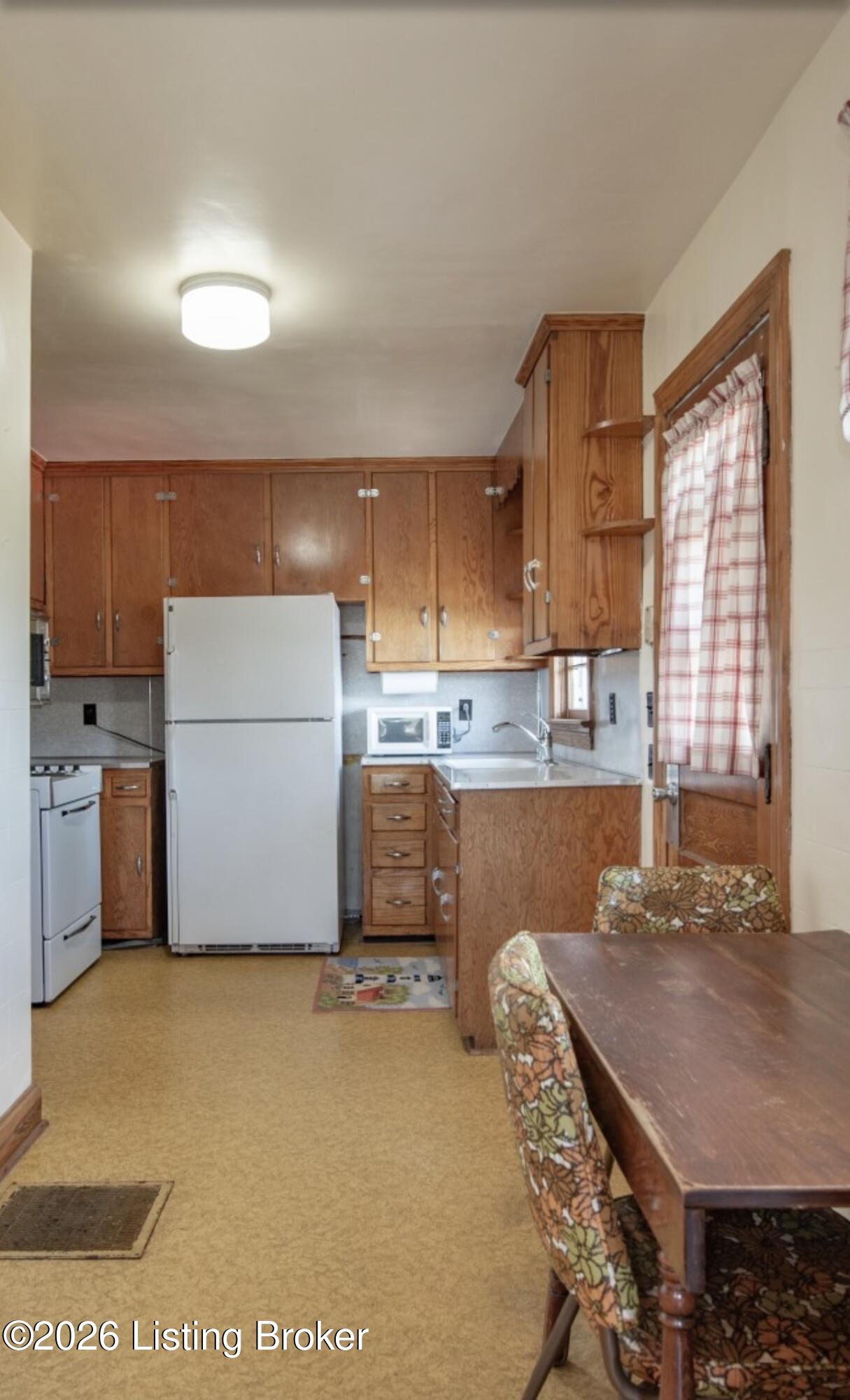 4765 Flaherty Rd Property Photo 27