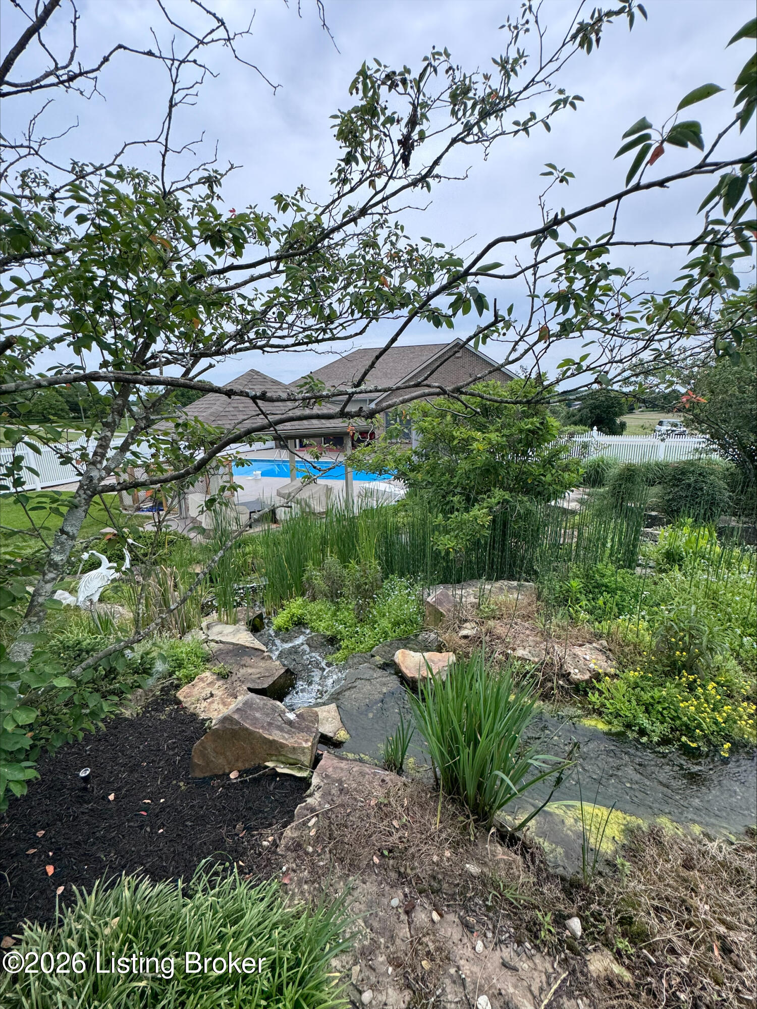 1450 Bridgeport Rd Property Photo 14