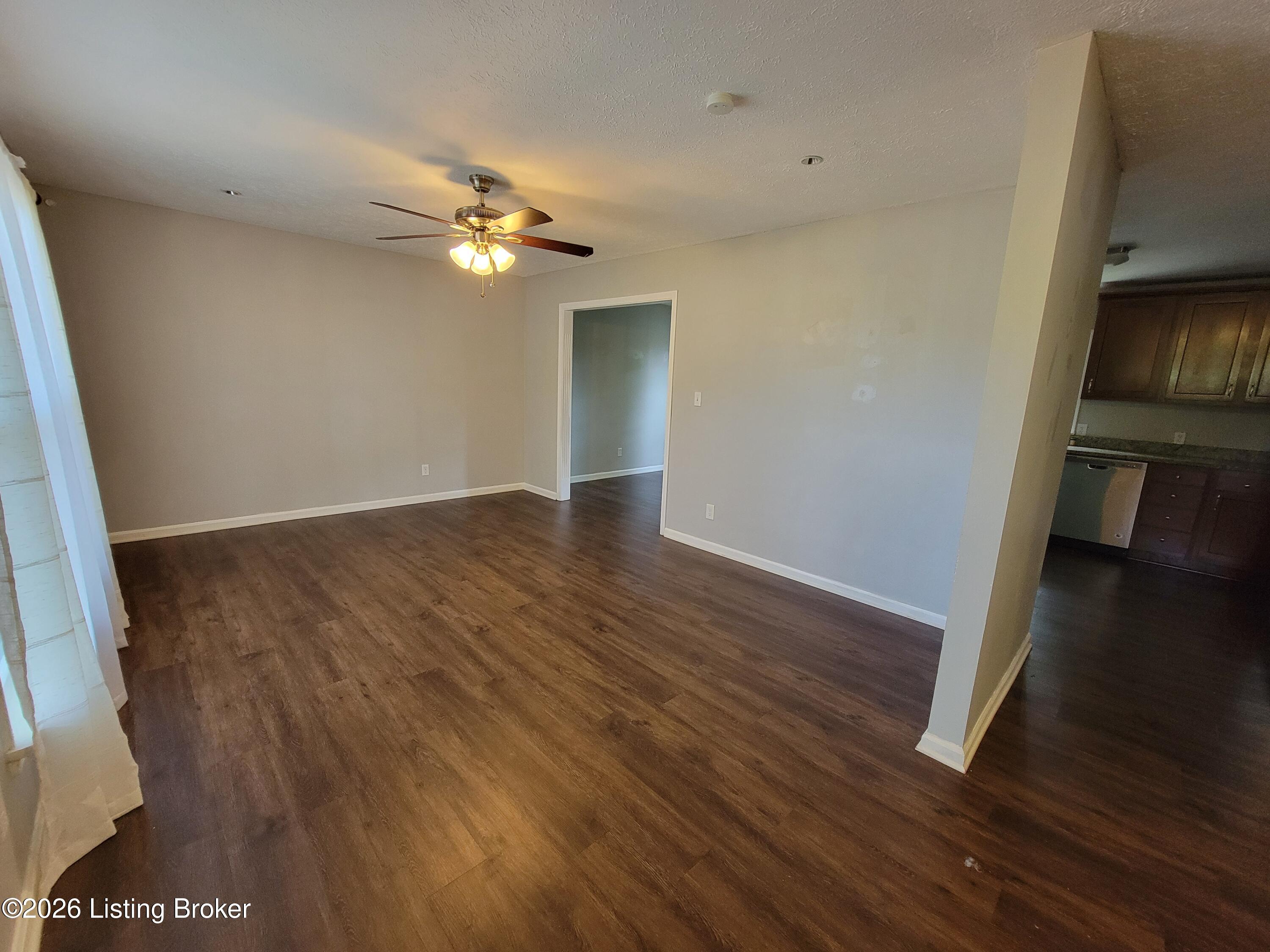 7008 S Watterson Trail Property Photo 7