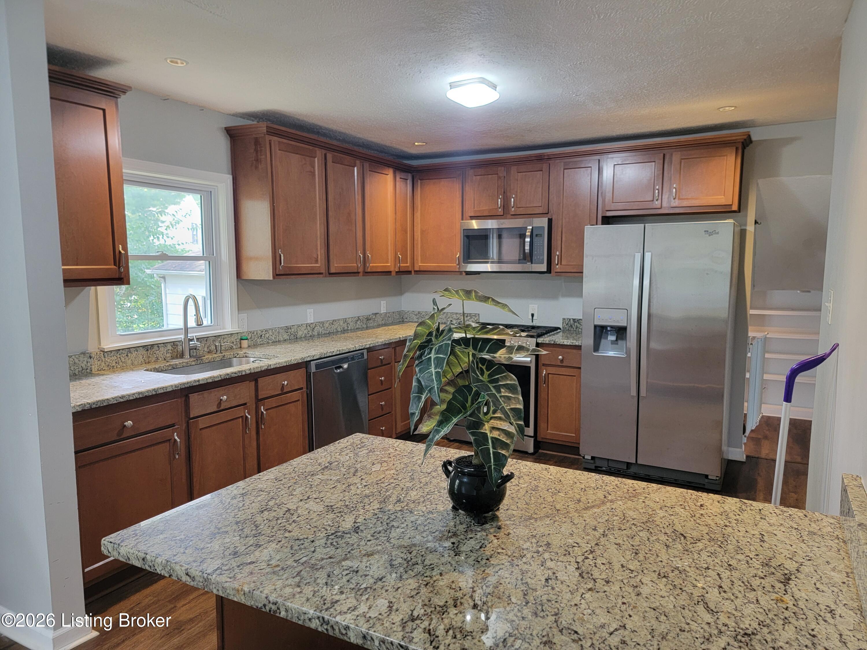 7008 S Watterson Trail Property Photo 10