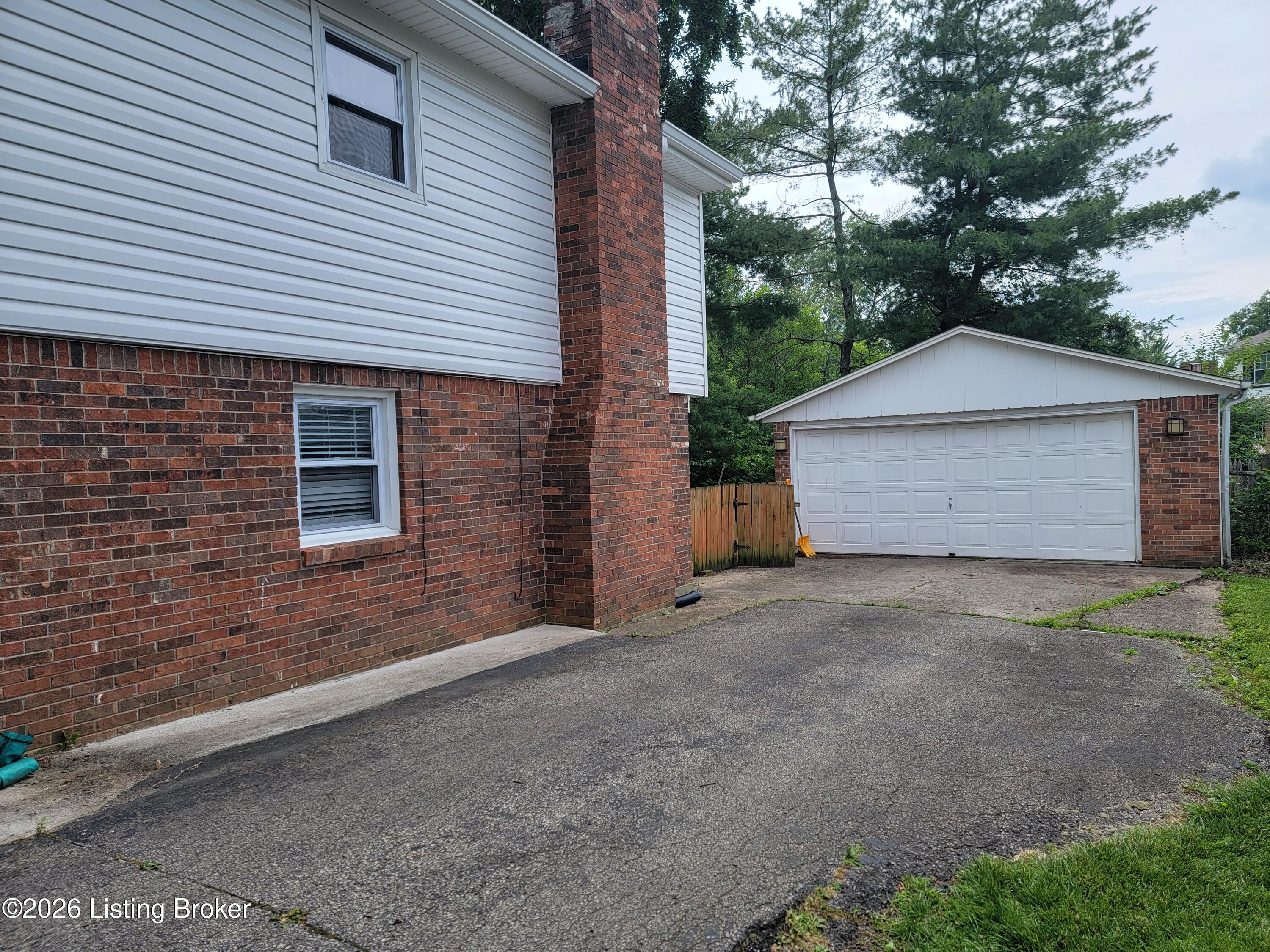 7008 S Watterson Trail Property Photo 35