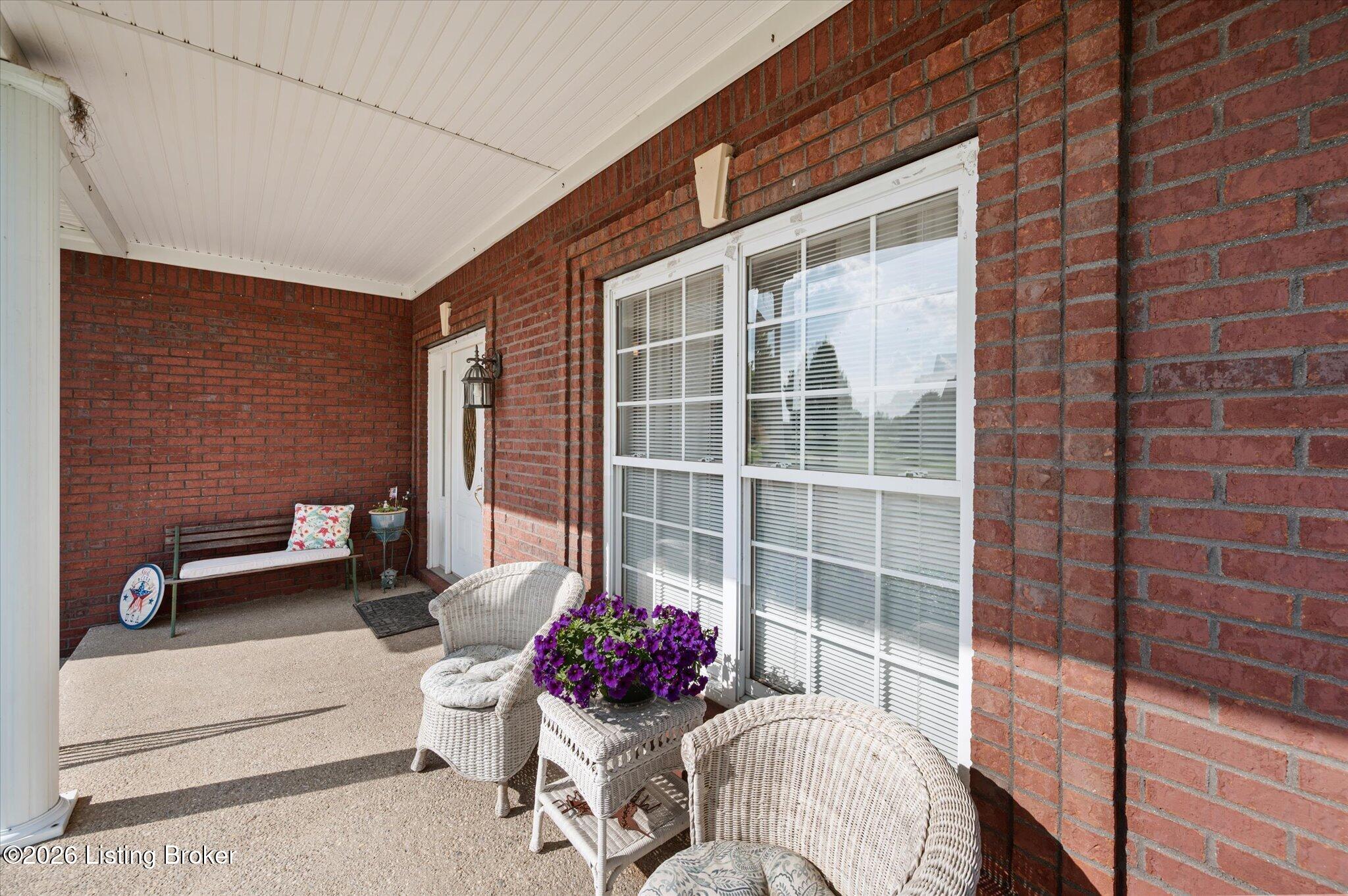 600 Ashbourne Dr Property Photo 2