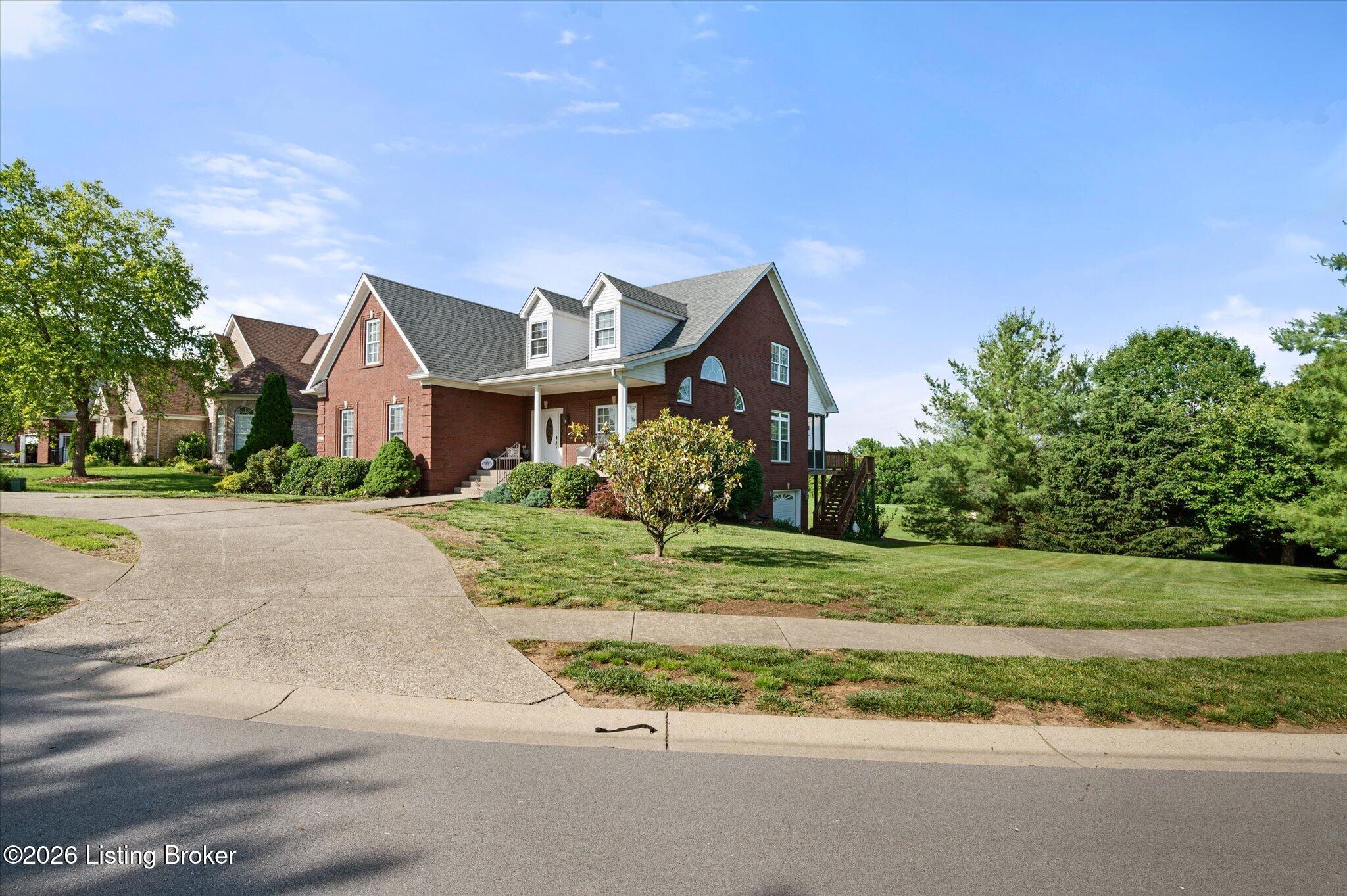 600 Ashbourne Dr Property Photo 3