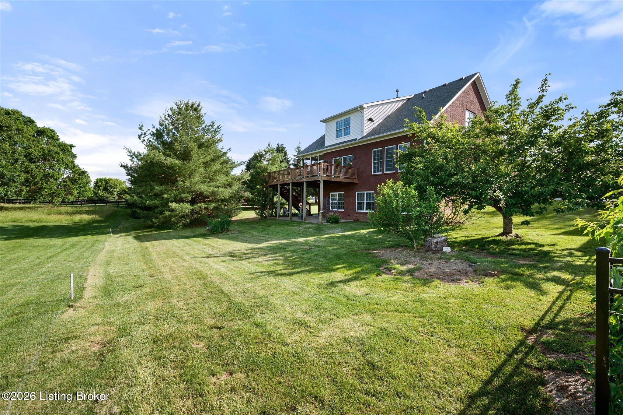 600 Ashbourne Dr Property Photo 4