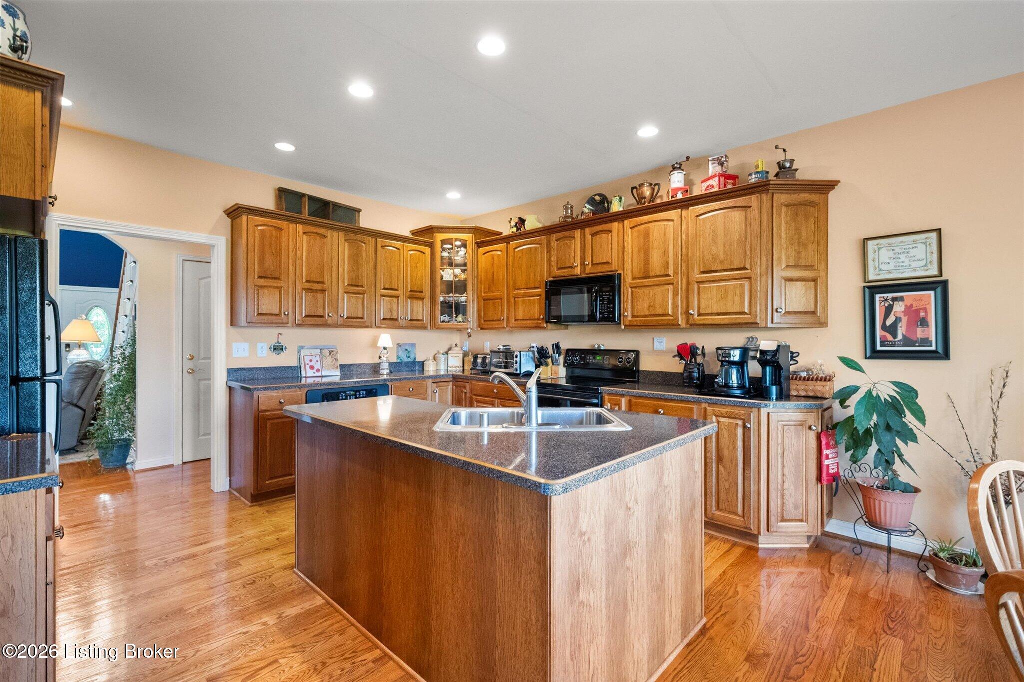 600 Ashbourne Dr Property Photo 19