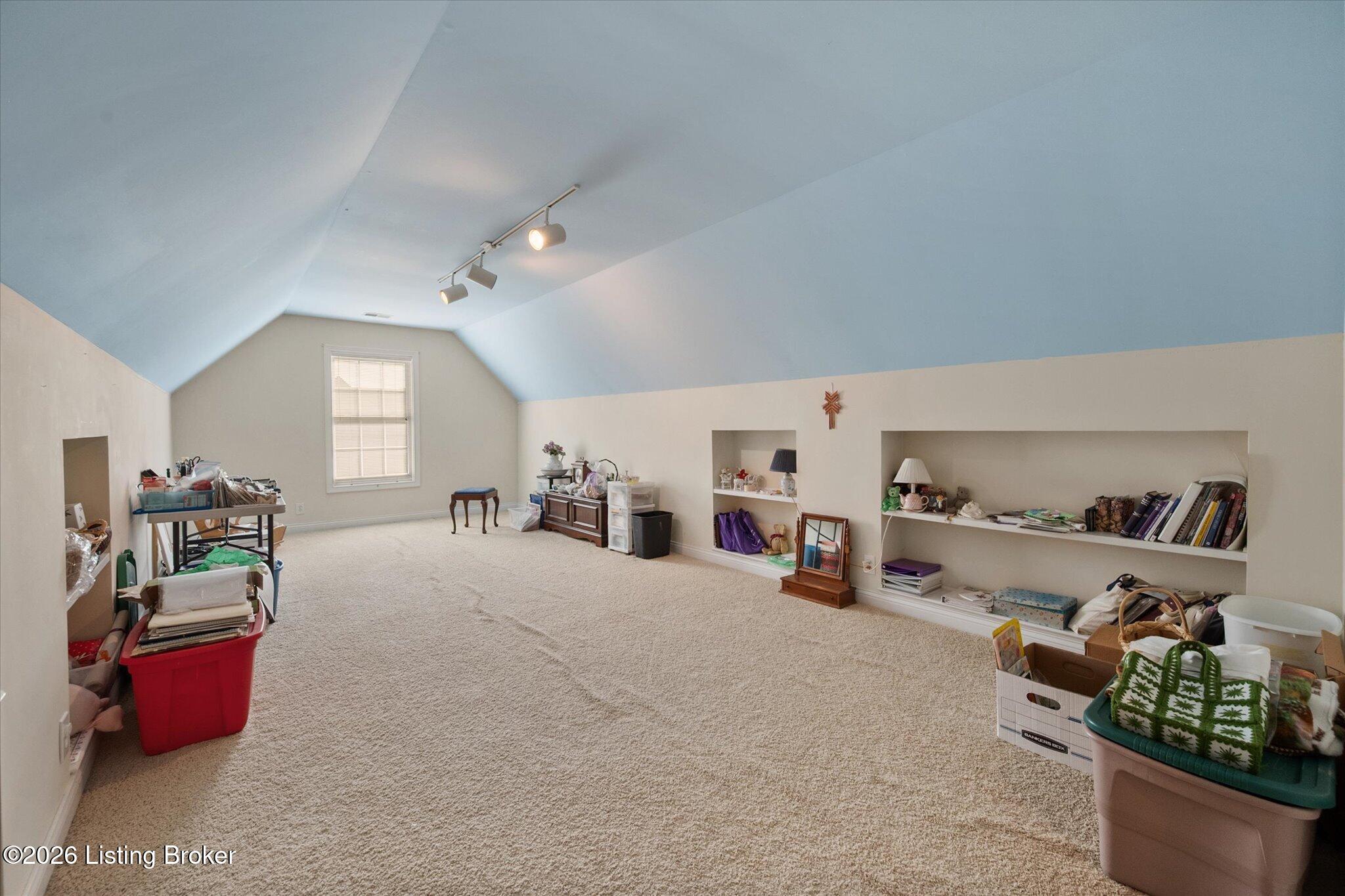 600 Ashbourne Dr Property Photo 32