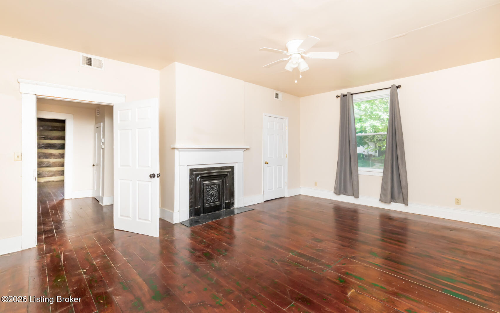 11 E Church St Property Photo 9
