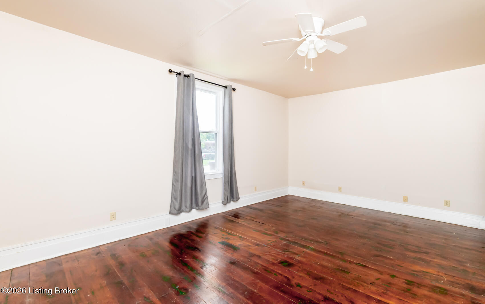 11 E Church St Property Photo 11