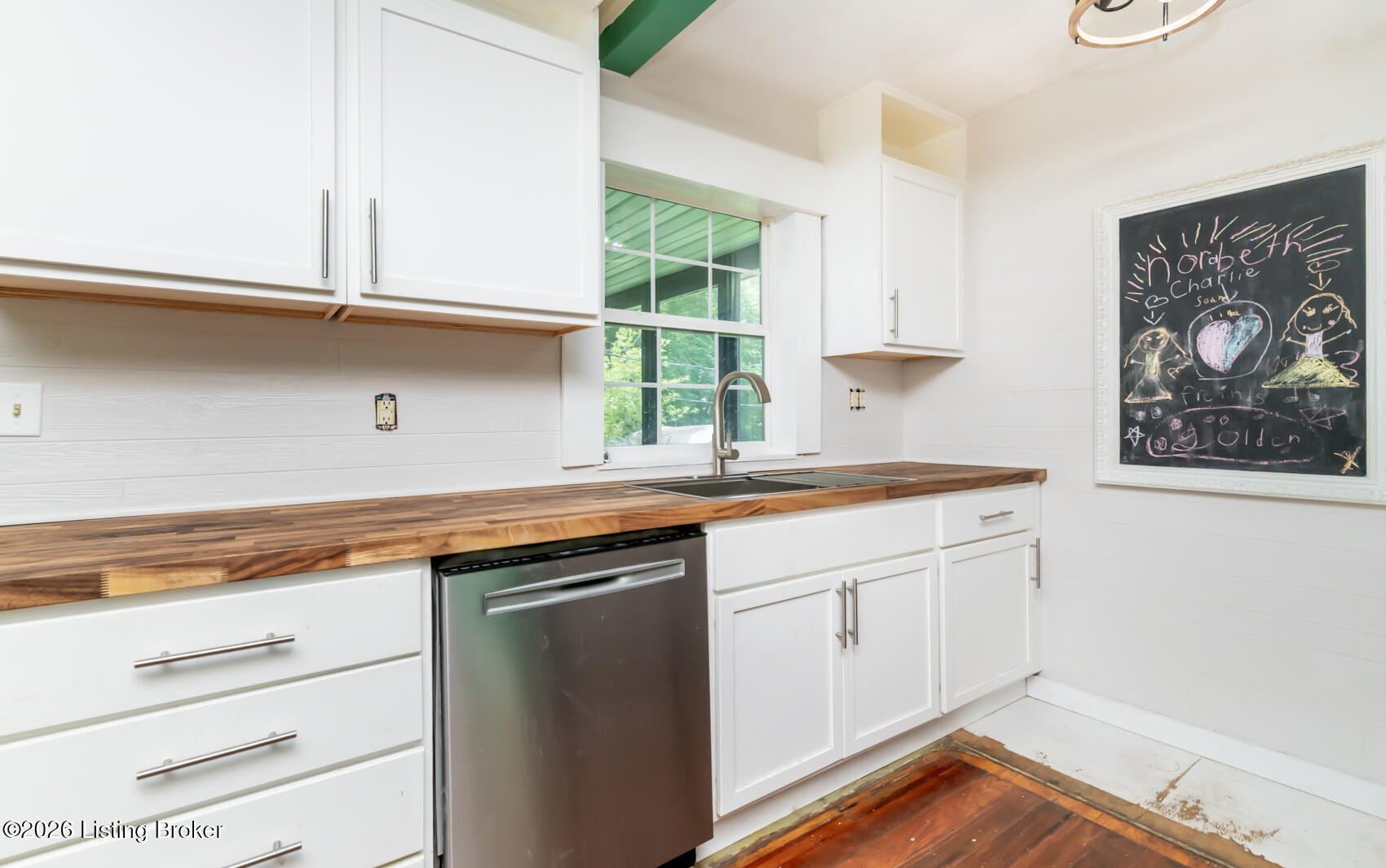 11 E Church St Property Photo 26