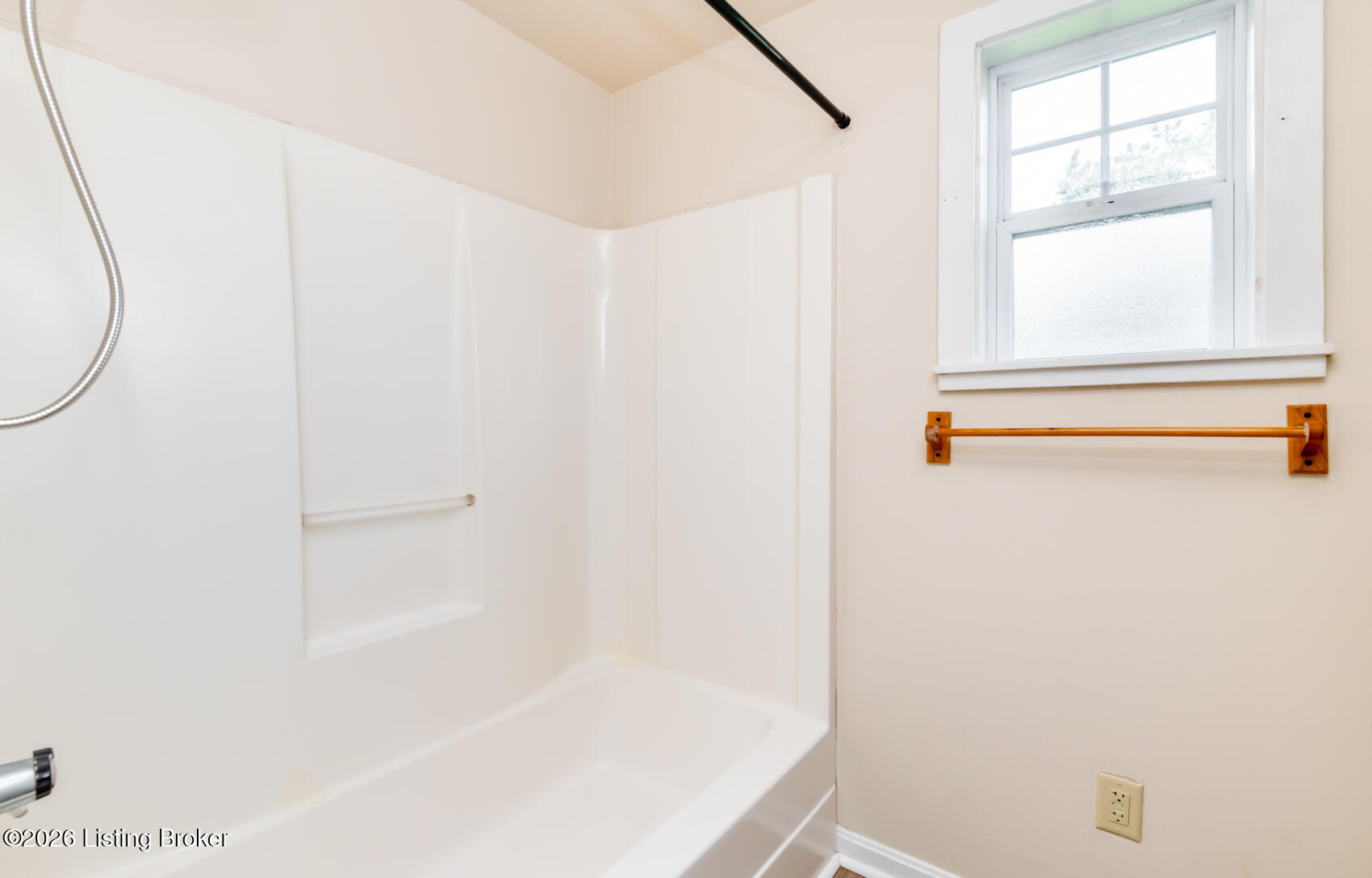 11 E Church St Property Photo 33