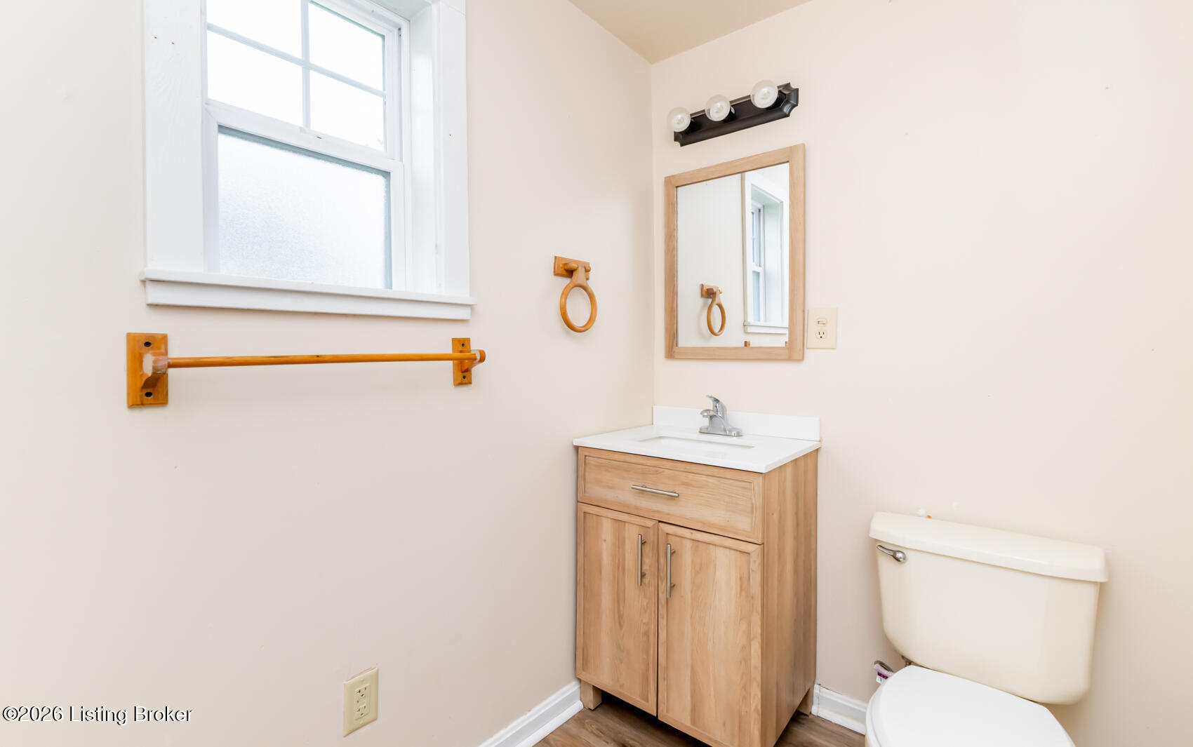 11 E Church St Property Photo 34