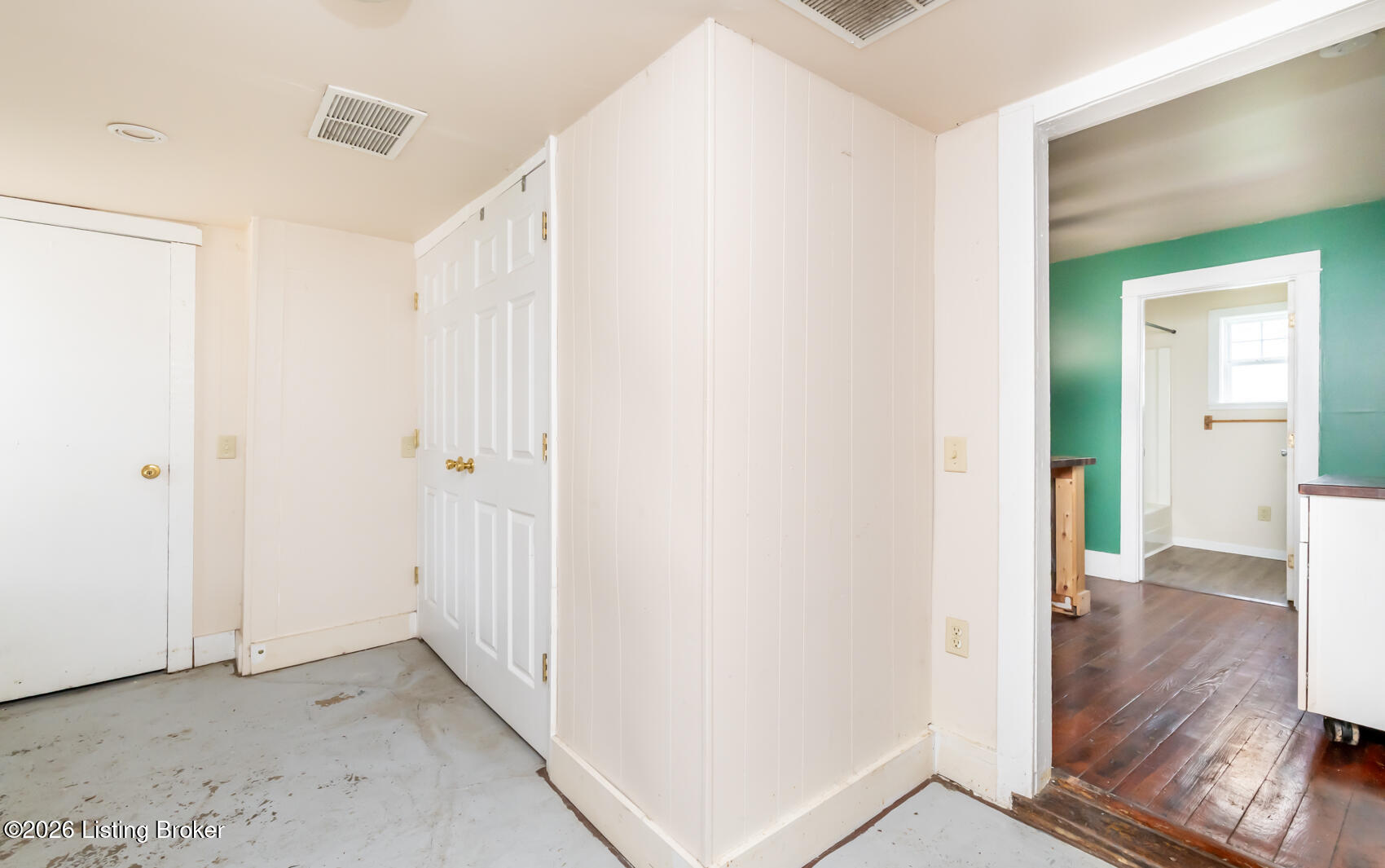 11 E Church St Property Photo 40