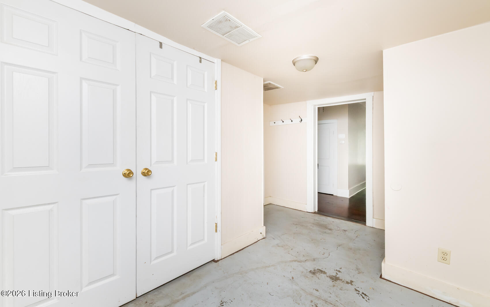 11 E Church St Property Photo 42