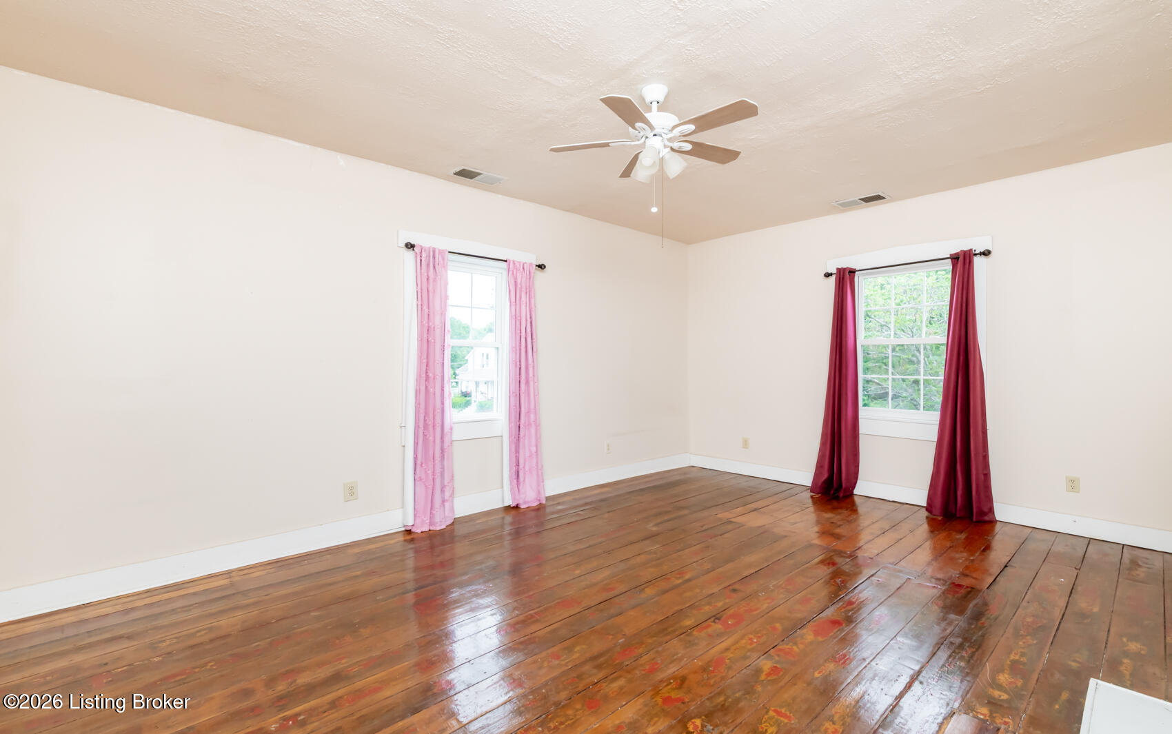 11 E Church St Property Photo 56