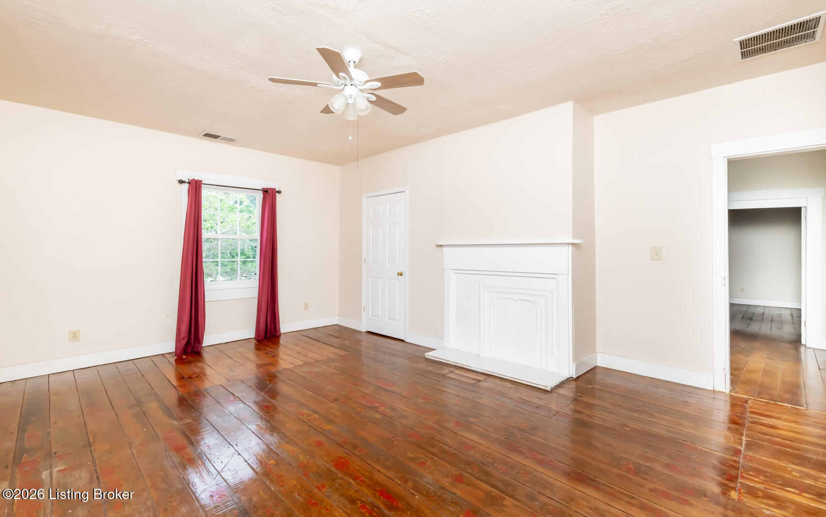 11 E Church St Property Photo 57
