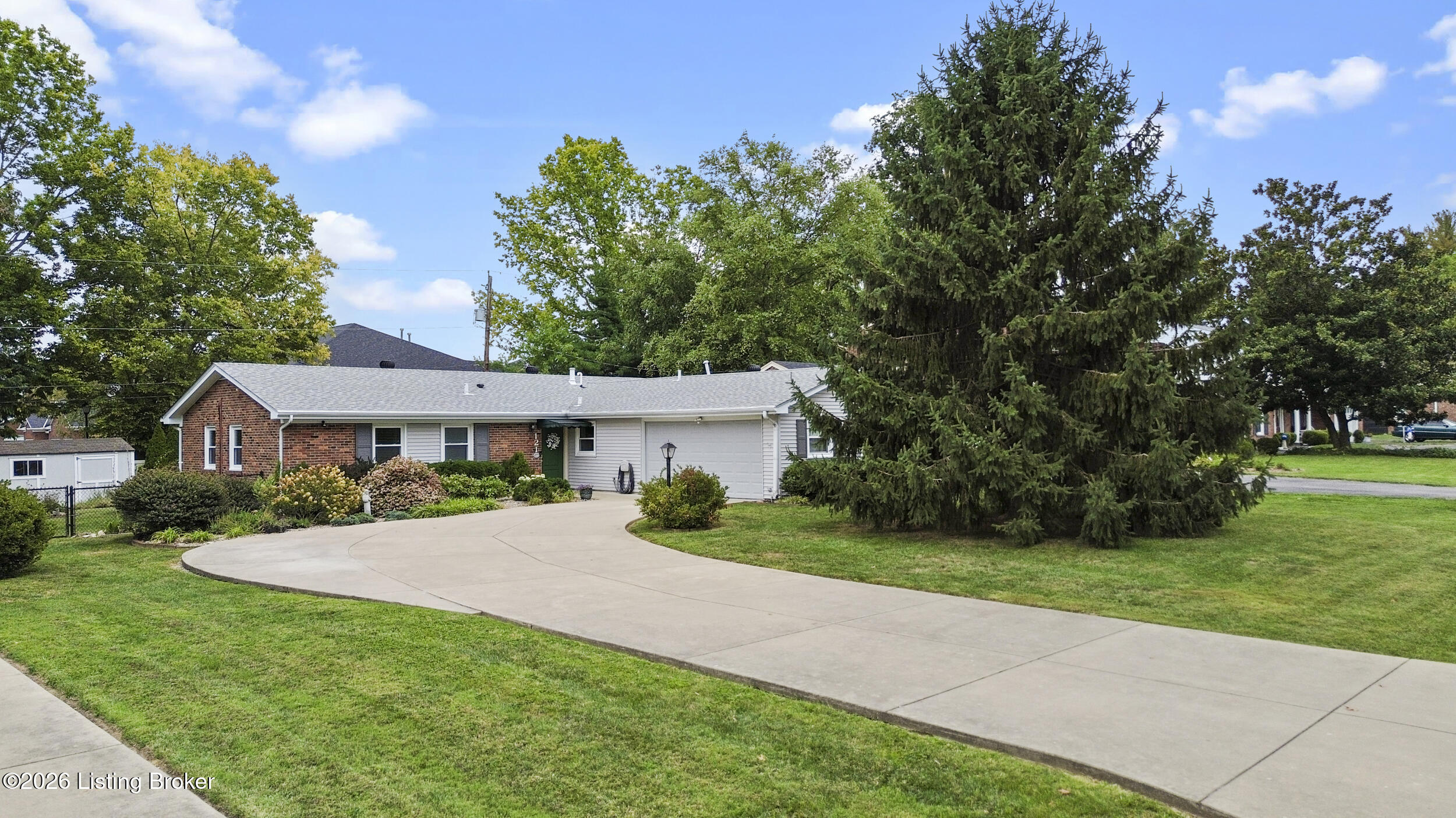 121 Blue Fields Rd Property Photo 2