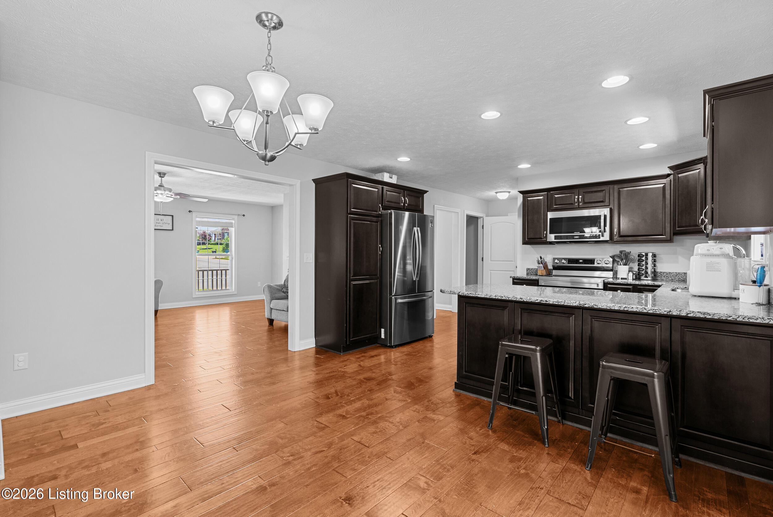 200 Huckaberry St Property Photo 2